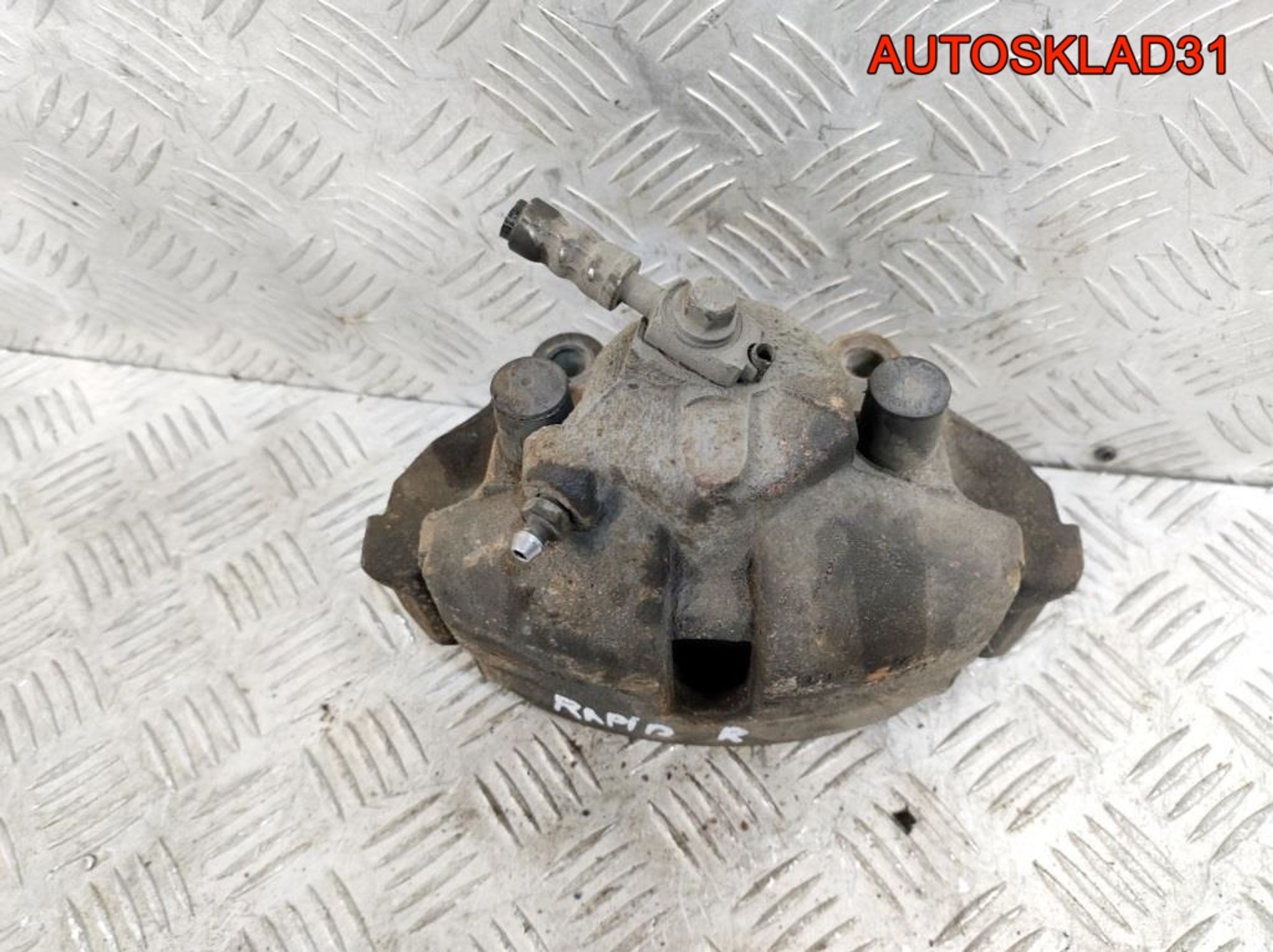 Суппорт тормозной передний правый Skoda Rapid 1K0615124E, 2700 рублей, Дубовое