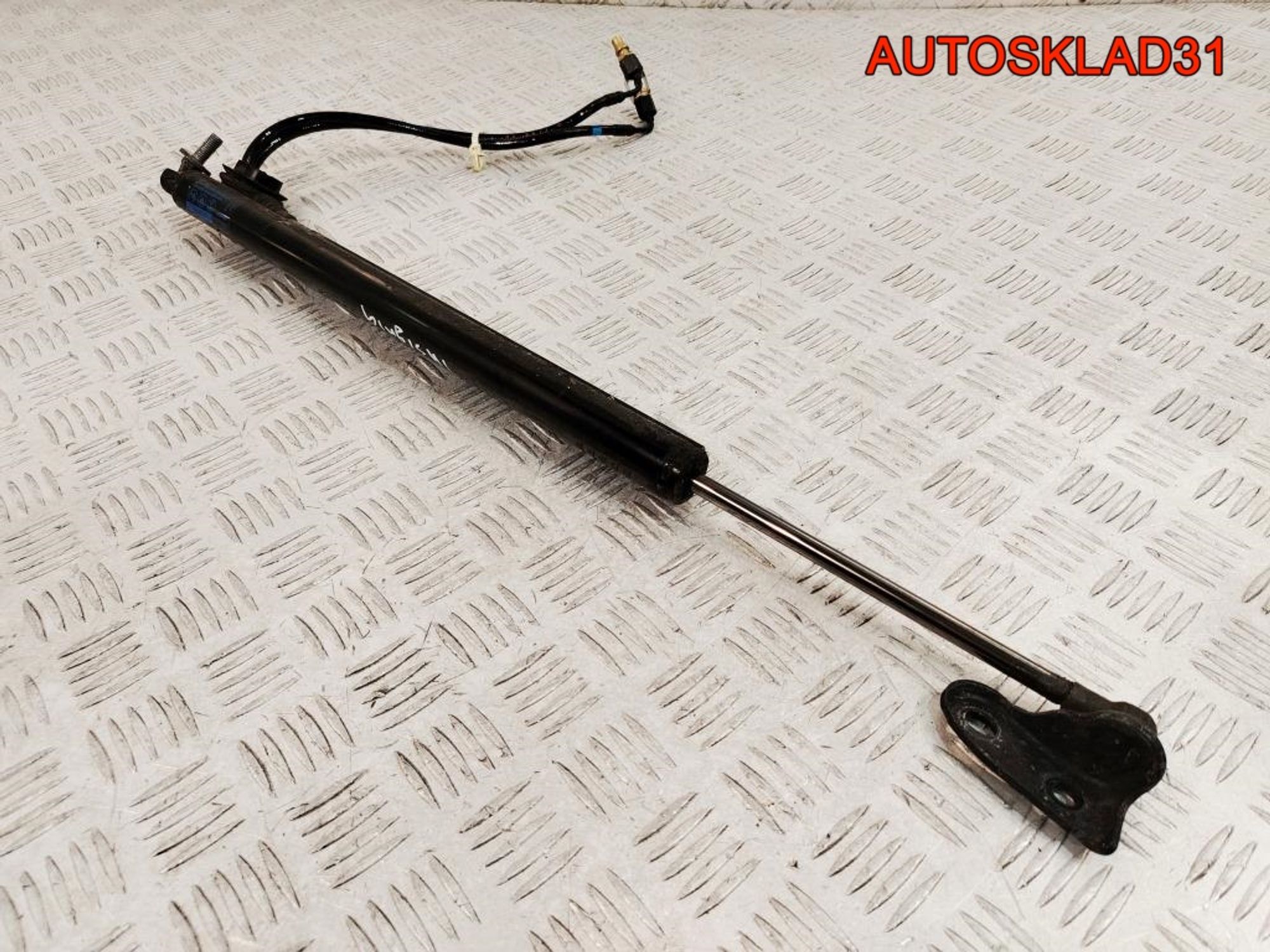 Амортизатор двери багажника Opel Insignia 13278258 Combi, 700 рублей, Дубовое