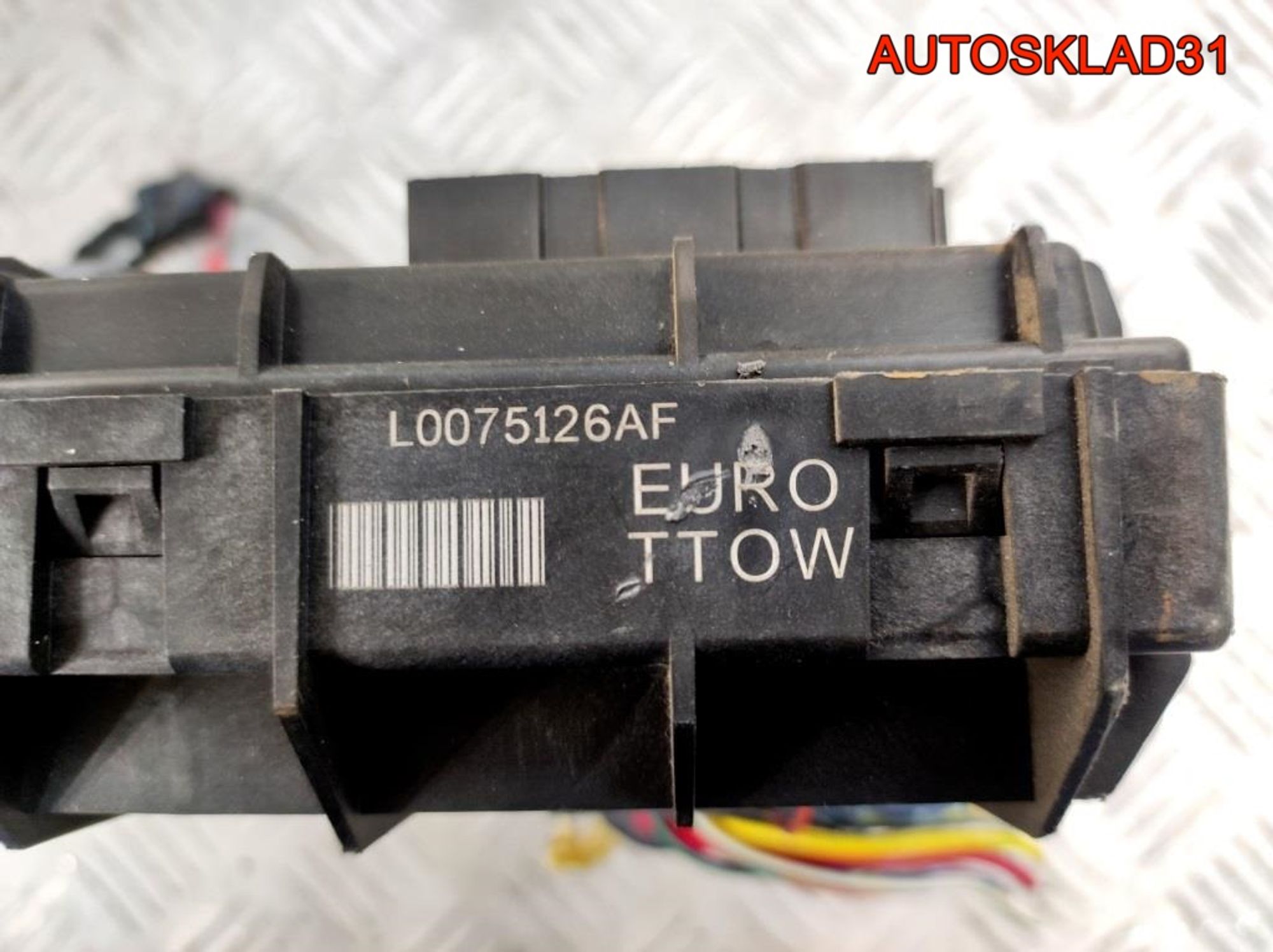 Блок предохранителей Ford Maverick 2 6L8T14B476HC, 18000 рублей, Дубовое