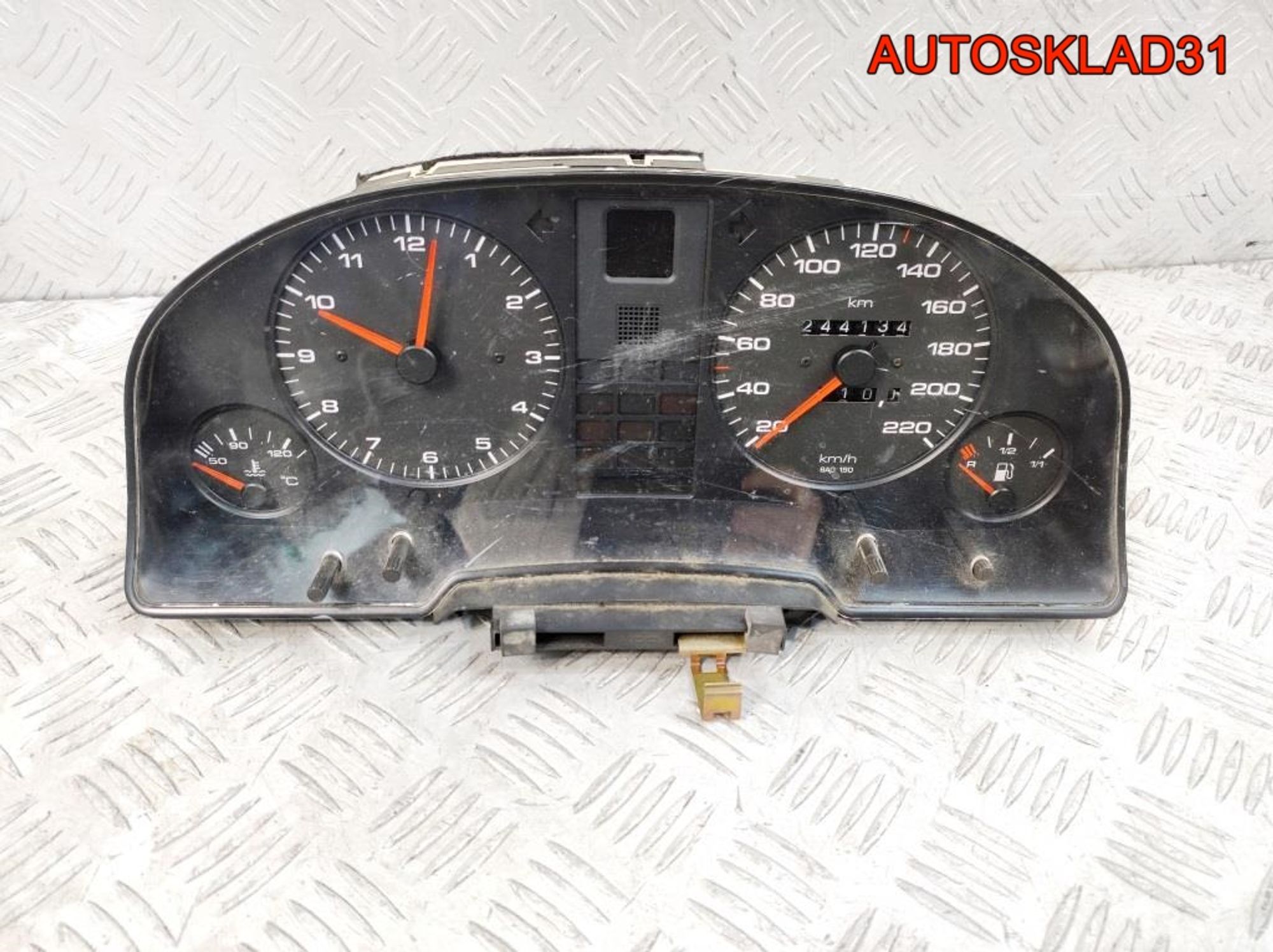 Панель приборов Audi 80 B4 8A0919033AS, 17000 рублей, Дубовое