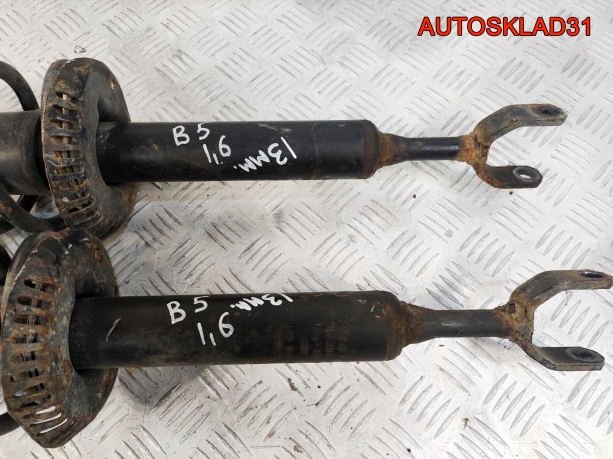 Амортизаторы передние VW Passat B5 8D0413031AC, 8100 рублей, Дубовое