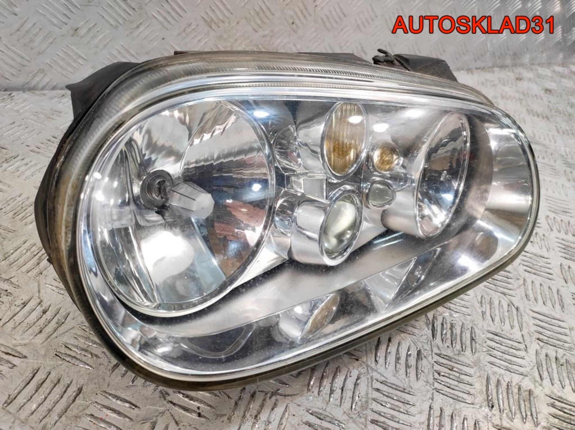 Фара правая Valeo VW Golf 4 1J1941016C, 6500 рублей, Дубовое