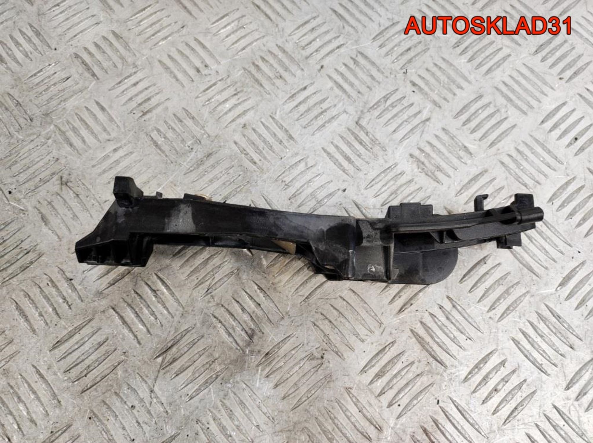 Кронштейн ручки передней левой Mercedes W211 A2037600334, 900 рублей, Дубовое