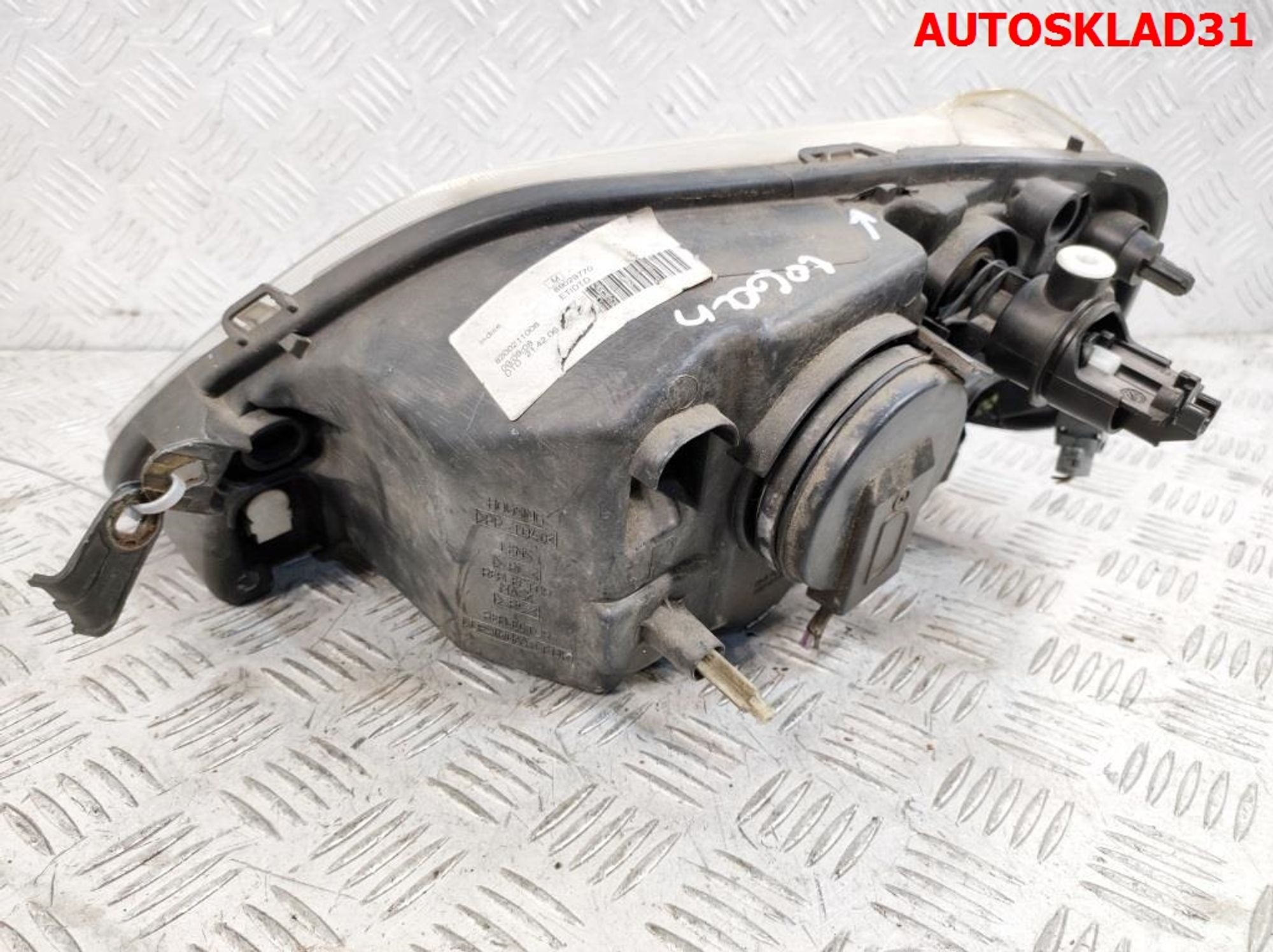 Фара правая Renault Logan 8200211006, 4500 рублей, Дубовое