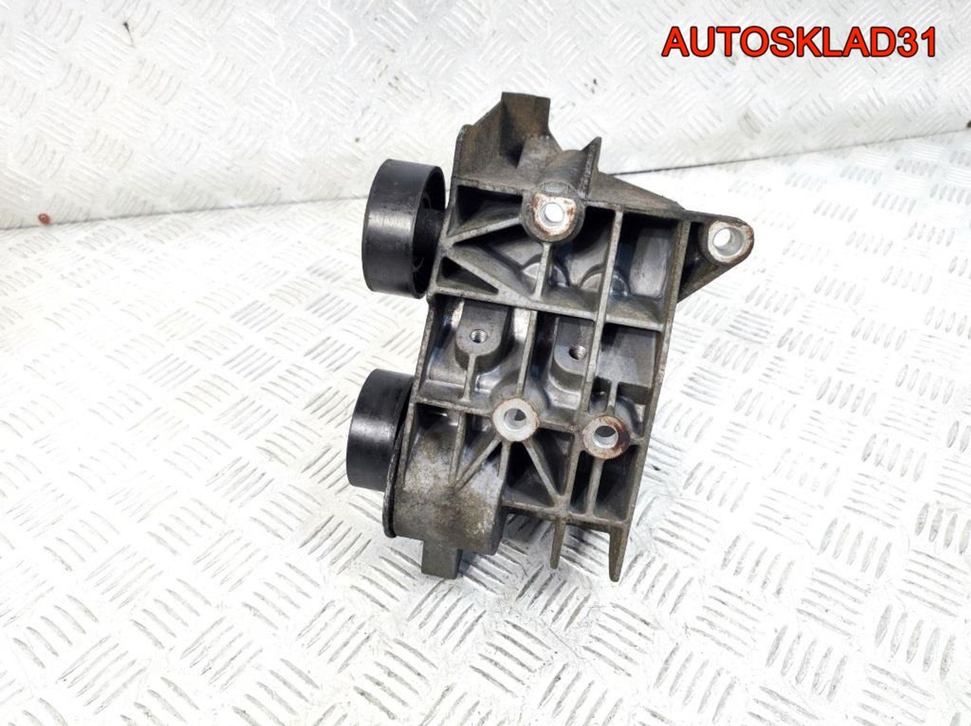 Кронштейн генератора Ford Fiesta Mk5 А9А 1149701, 1300 рублей, Дубовое