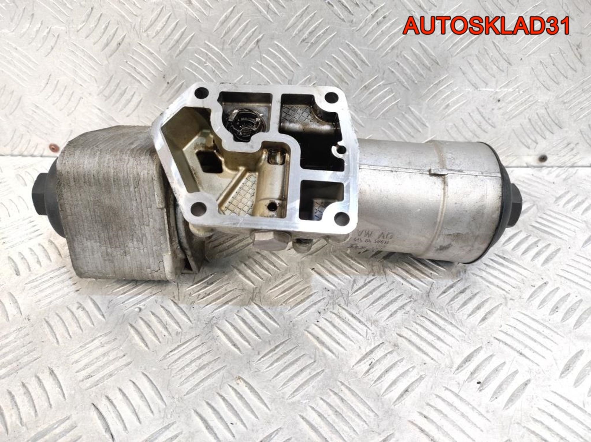 Корпус масляного фильтра VW Passat B6 045115389H, 900 рублей, Дубовое