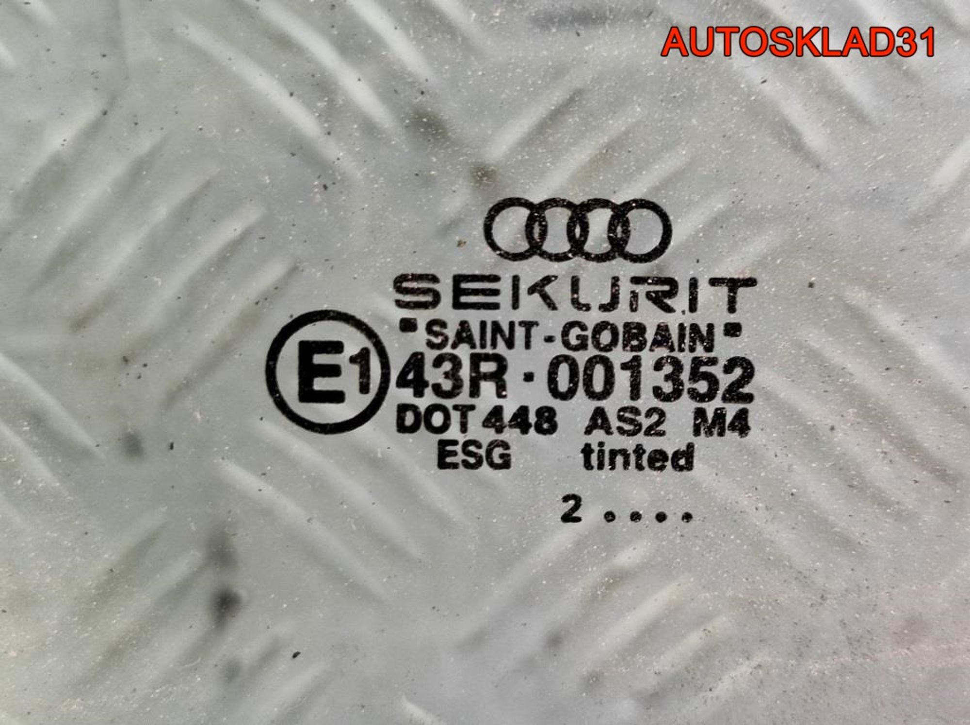 Стекло двери передней левой Audi A4 B6 8E0845021D, 1300 рублей, Дубовое