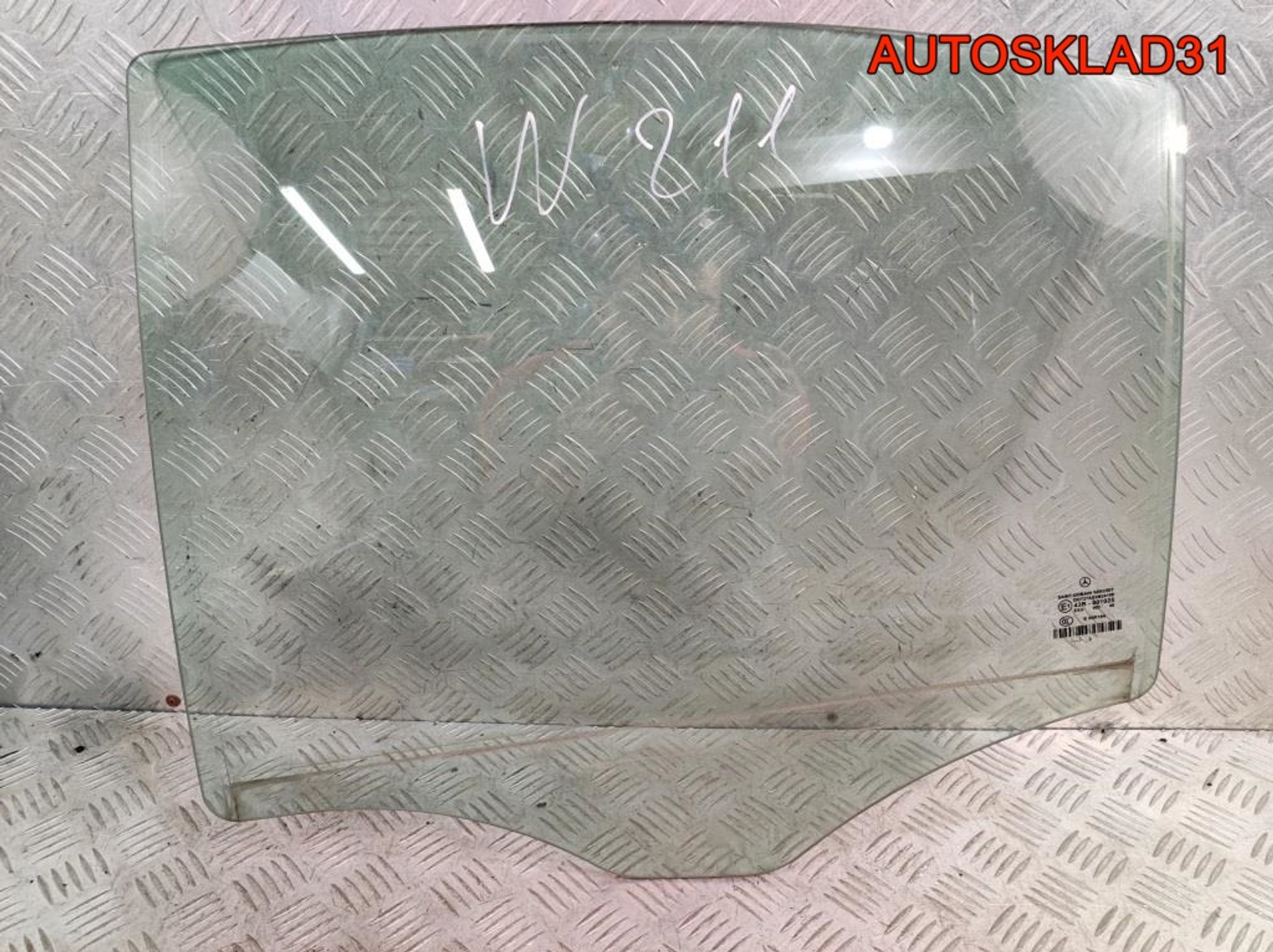Стекло двери задней левой Mercedes W211 A2117350110, 1400 рублей, Дубовое