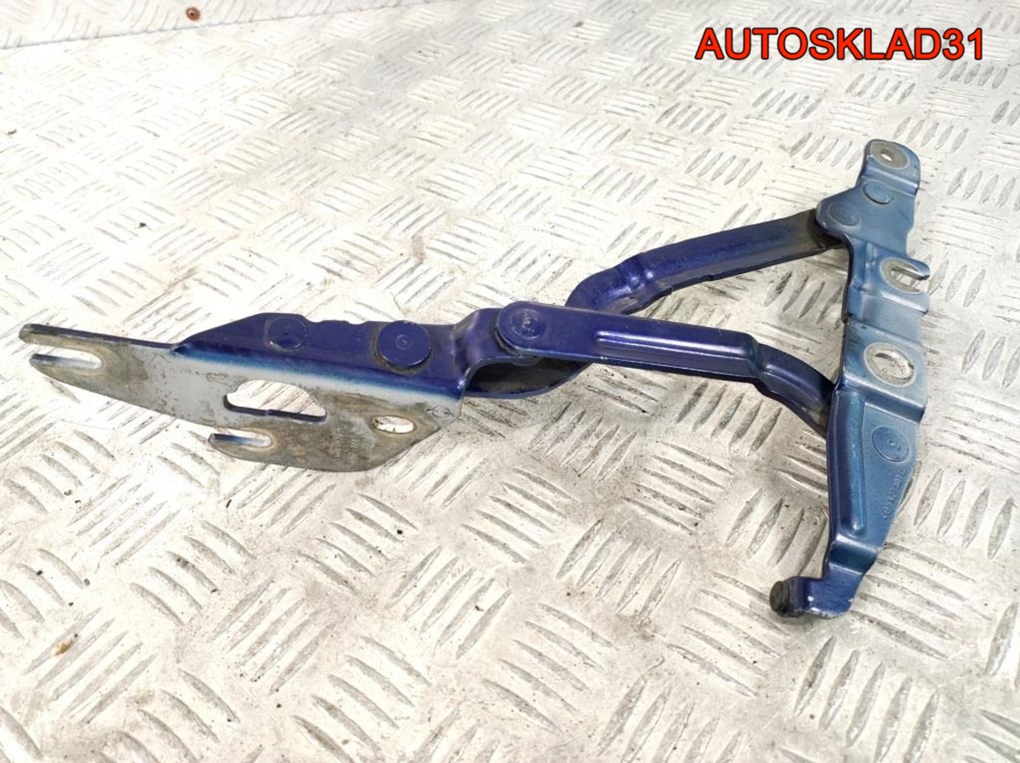 Петля крышки багажника левая Audi A6 C5 4B5827301C, 900 рублей, Дубовое