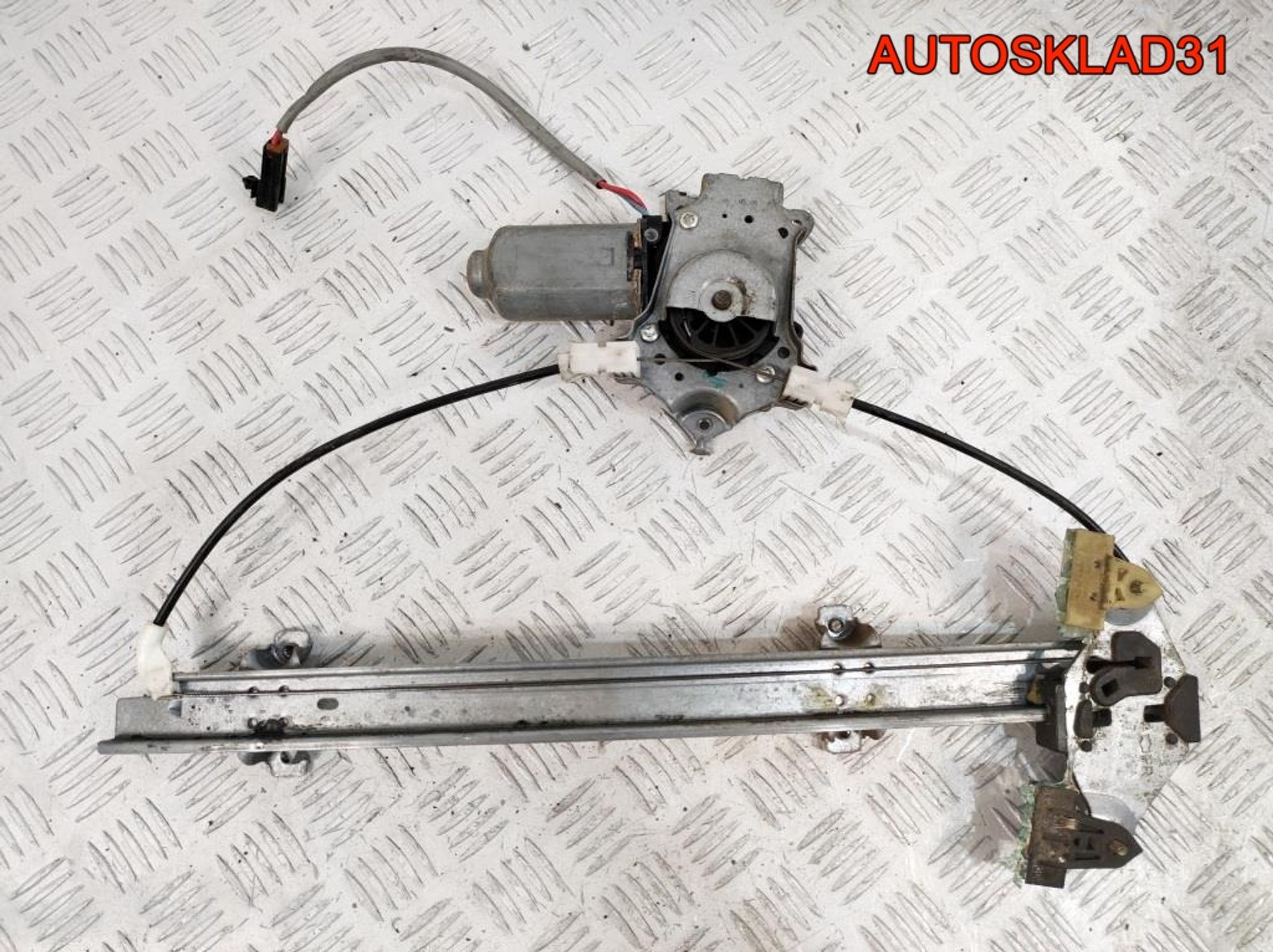 Стеклоподъемник передний правый Nissan Primera P11 4004388, 2500 рублей, Дубовое