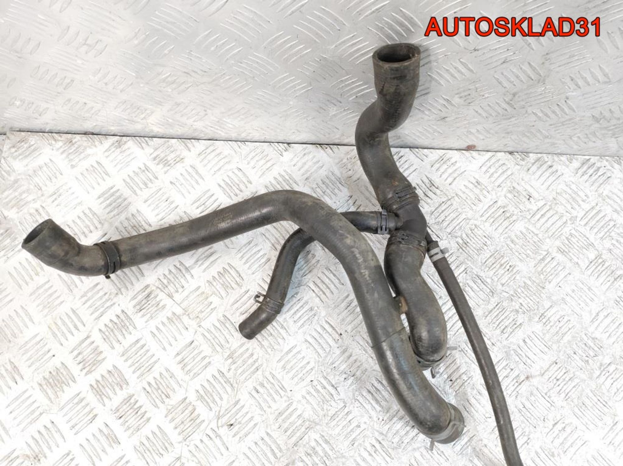 Патрубок радиатора VW Golf 4 1,6 Бензин 1J0121049F, 2000 рублей, Дубовое