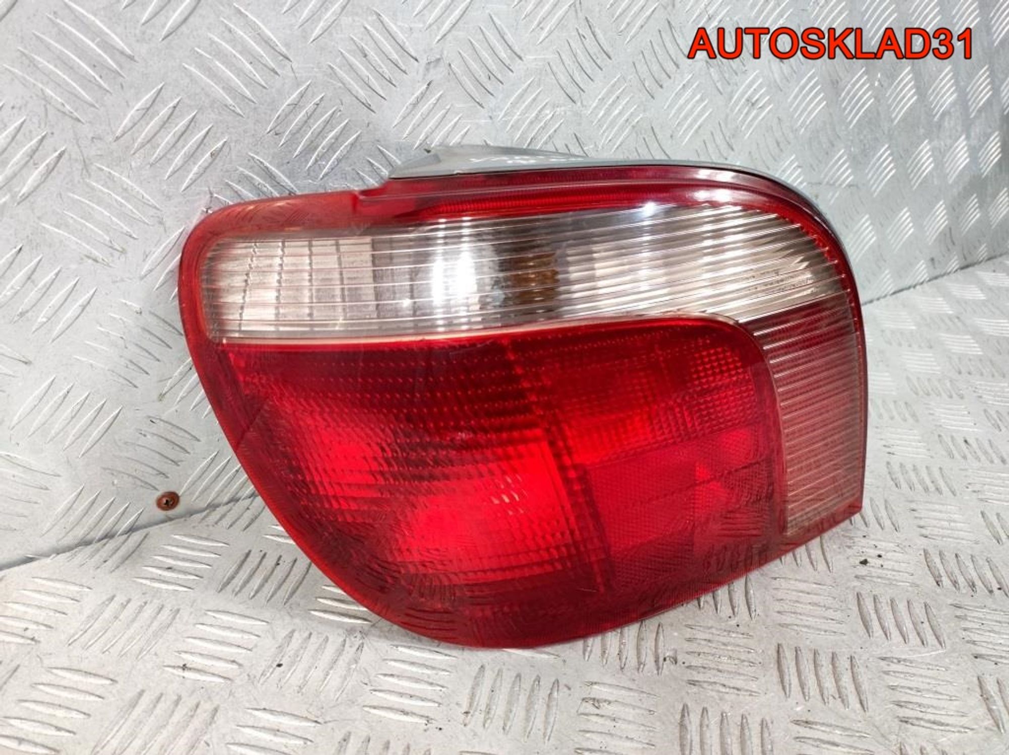 Фонарь задний левый Toyota Yaris 8156052120, 1800 рублей, Дубовое