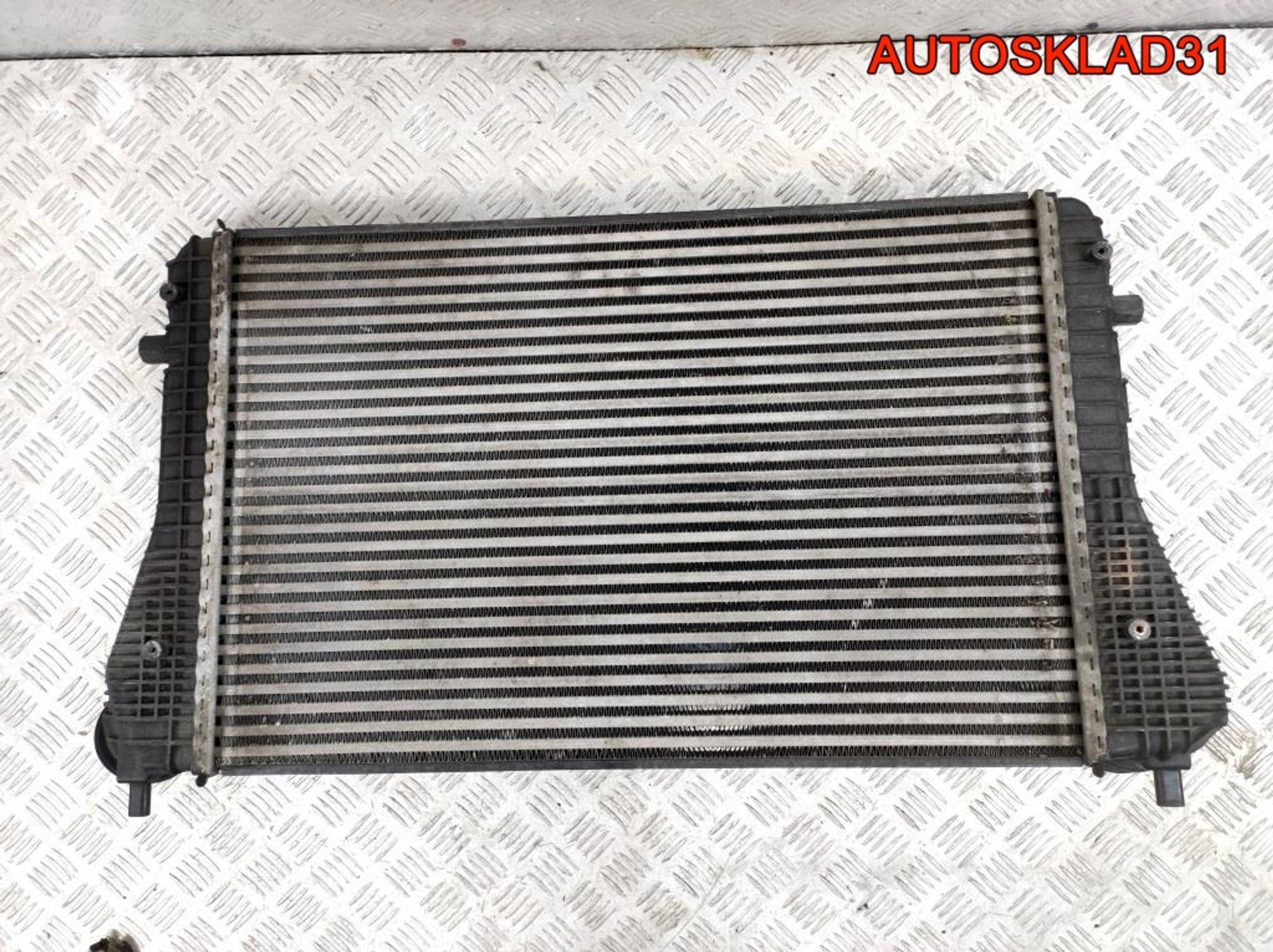 Интеркулер VW Passat B6 2,0 Дизель 1K0145805G, 2000 рублей, Дубовое