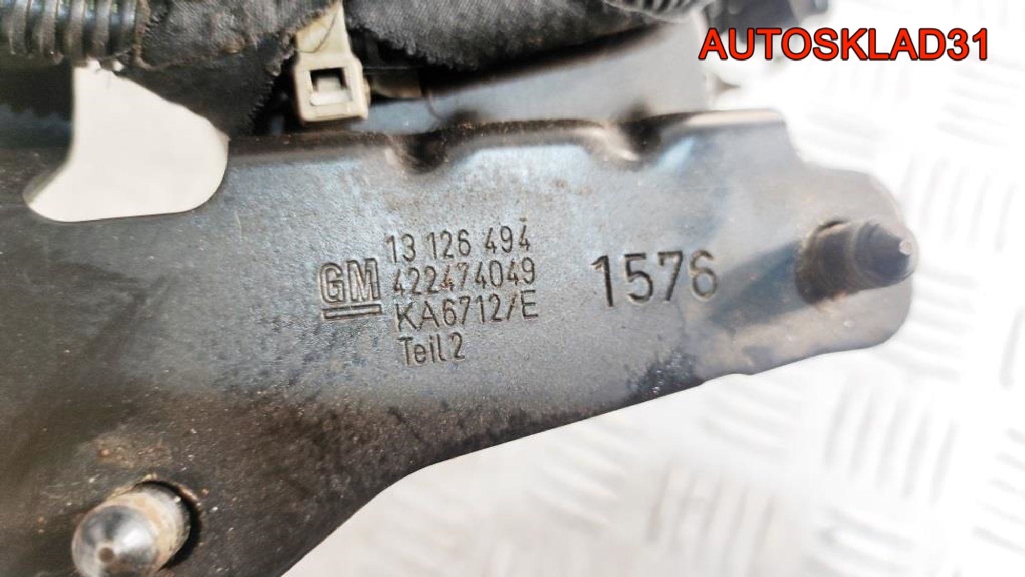 Корпус топливного фильтра Opel Zafira B 1,9 Дизель 13126494, 1000 рублей, Дубовое