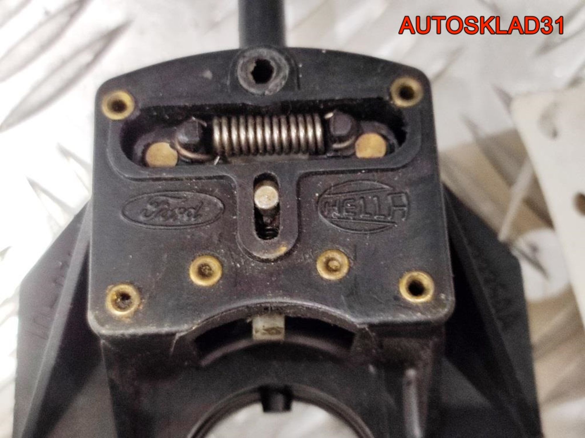 Переключатель поворотов Ford Fiesta 2 77FG13335AA, 1000 рублей, Дубовое