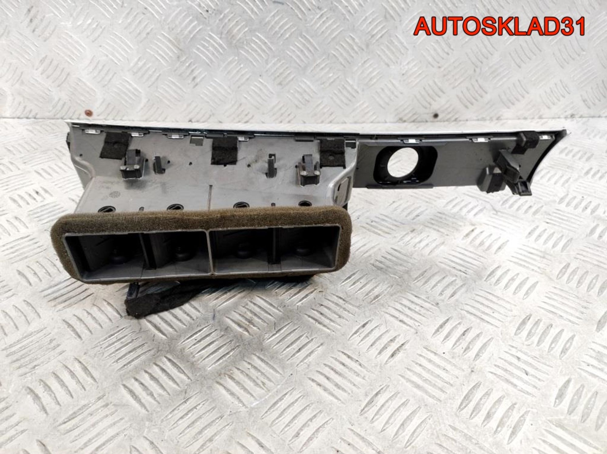 Дефлектор воздушный Audi A6 C6 4F1820951, 3200 рублей, Дубовое