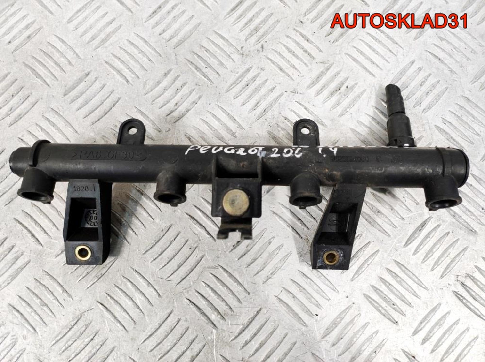 Рейка топливная Peugeot 206 1,4 KFU 9625194080, 900 рублей, Дубовое