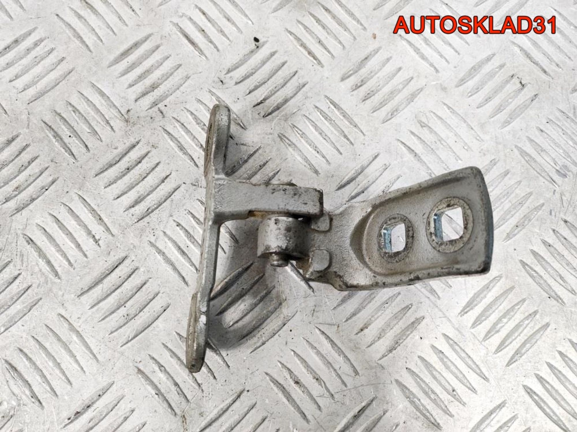 Петля двери передней правой нижняя Opel Vectra C, 500 рублей, Дубовое