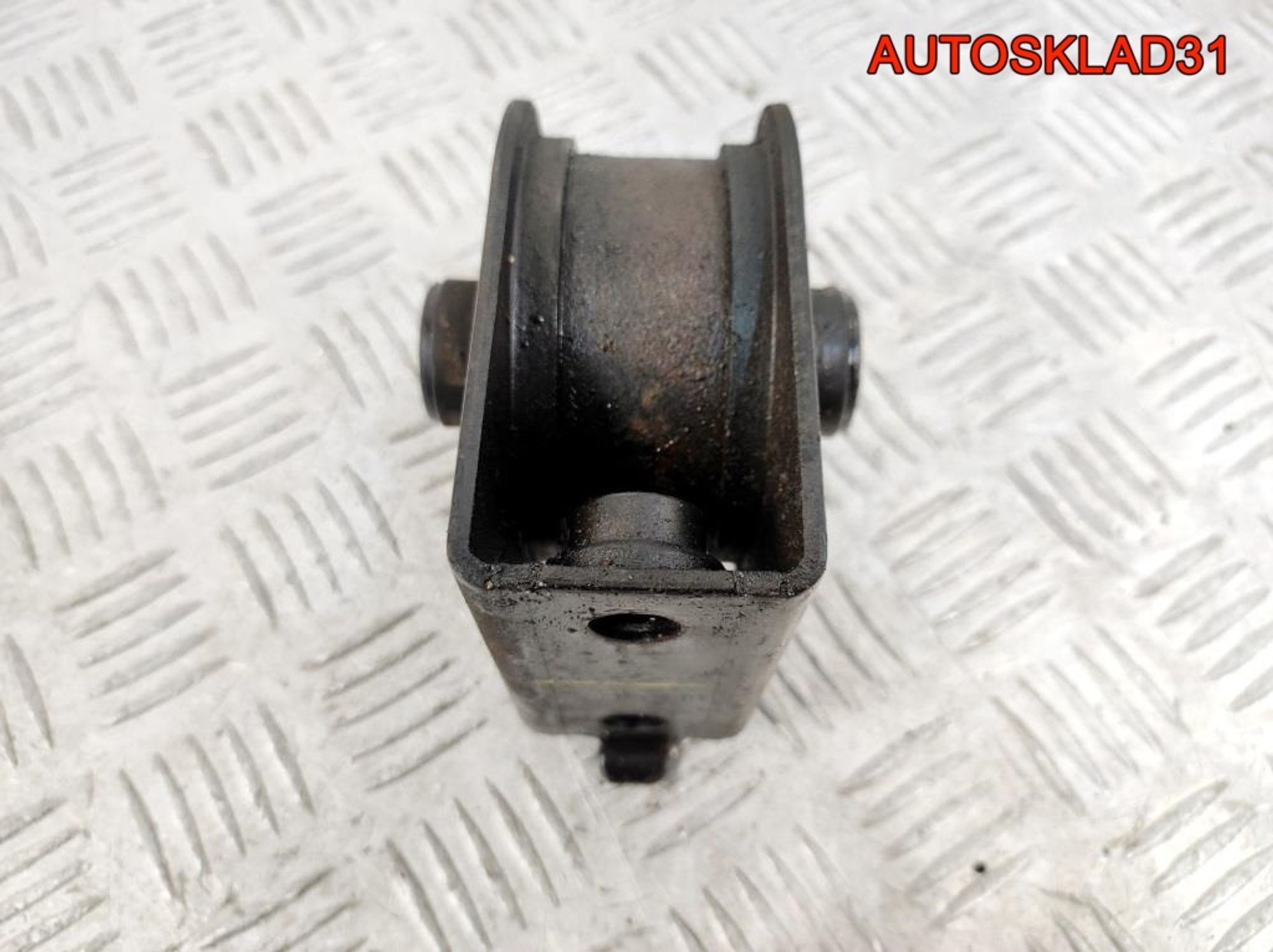 Опора двигателя передняя Ford Maverick 2 3,0 7KB4 5L8Z6Р094АА, 900 рублей, Дубовое