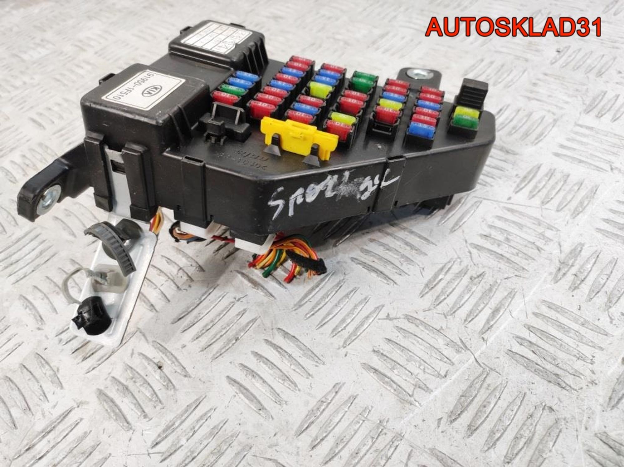 Блок предохранителей салонный Kia Sportage 2 919501F510, 1500 рублей, Дубовое