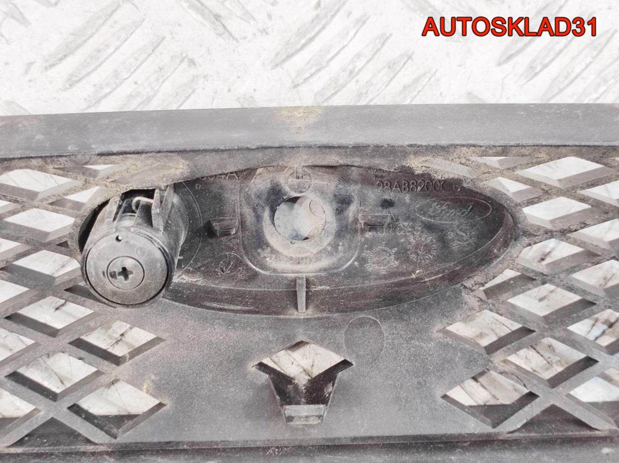 Решетка радиатора Ford Focus 1 98AB8200CG, 4500 рублей, Дубовое