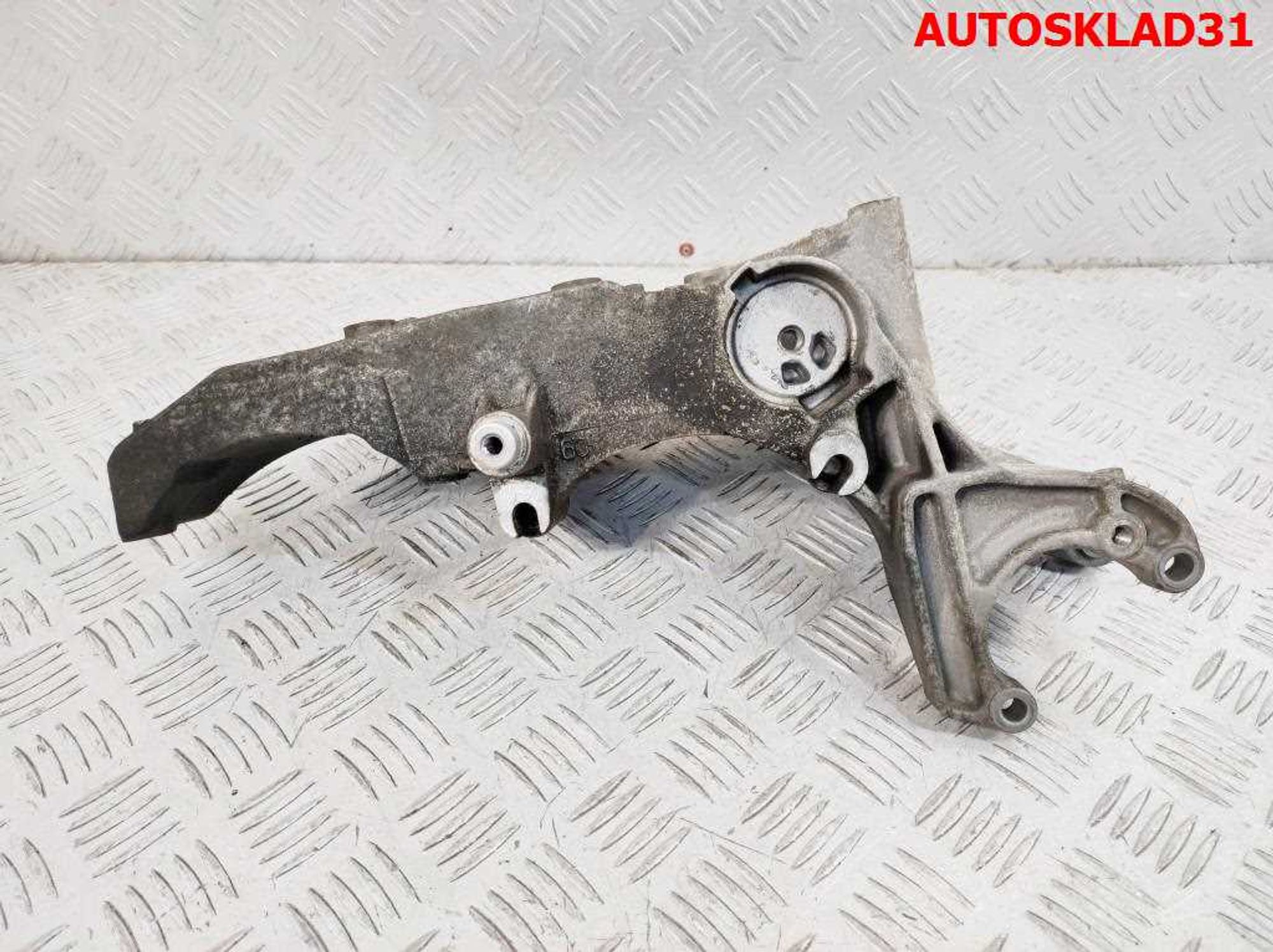 Кронштейн генератора Renault Laguna 2 1.8 F4P Бензин 8200183234, 2000 рублей, Дубовое