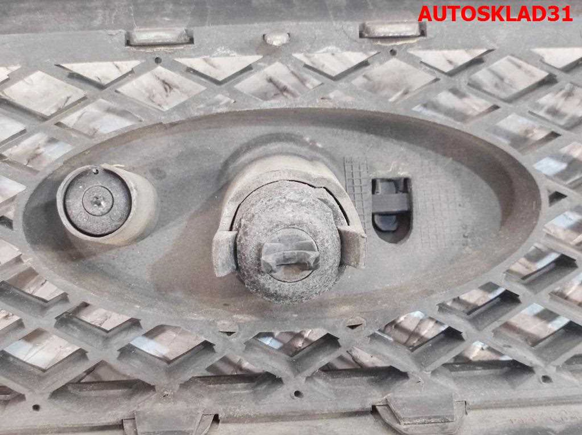 Решетка радиатора Ford Focus 2 4M518C436AC, 3500 рублей, Дубовое