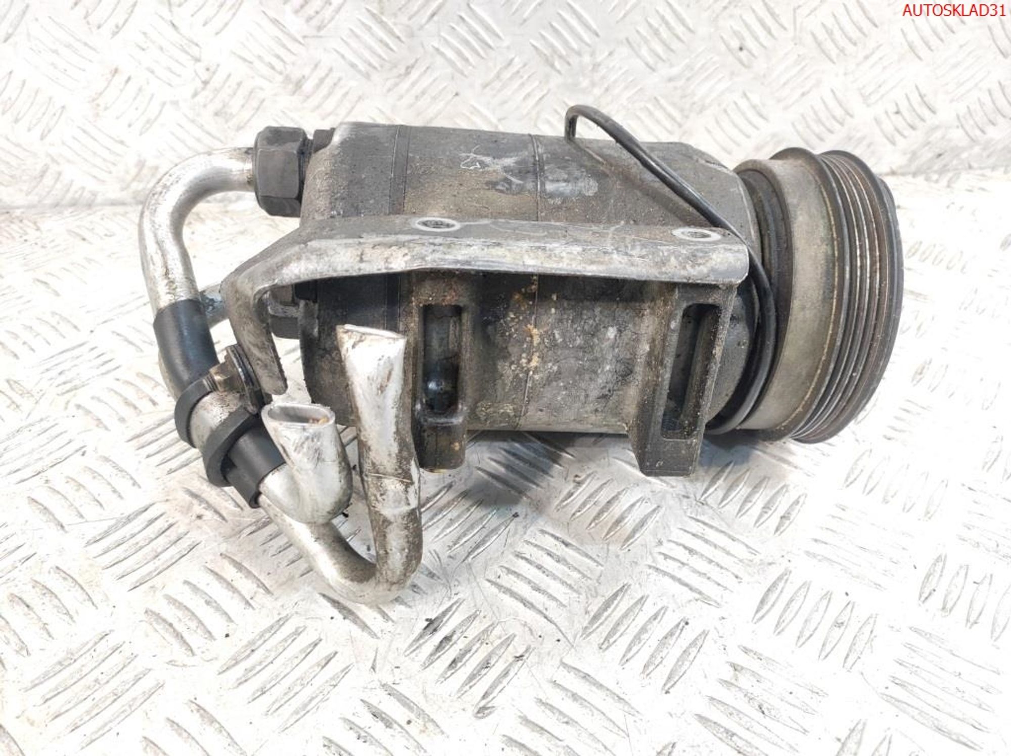 Компрессор кондиционера Audi A4 B5 1,8 AEB 8D0260805, 7200 рублей, Дубовое