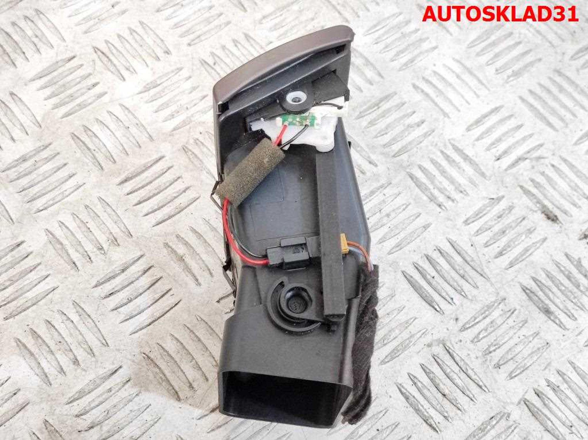 Дефлектор воздушный левый Audi A6 C5 4B1820901, 1000 рублей, Дубовое