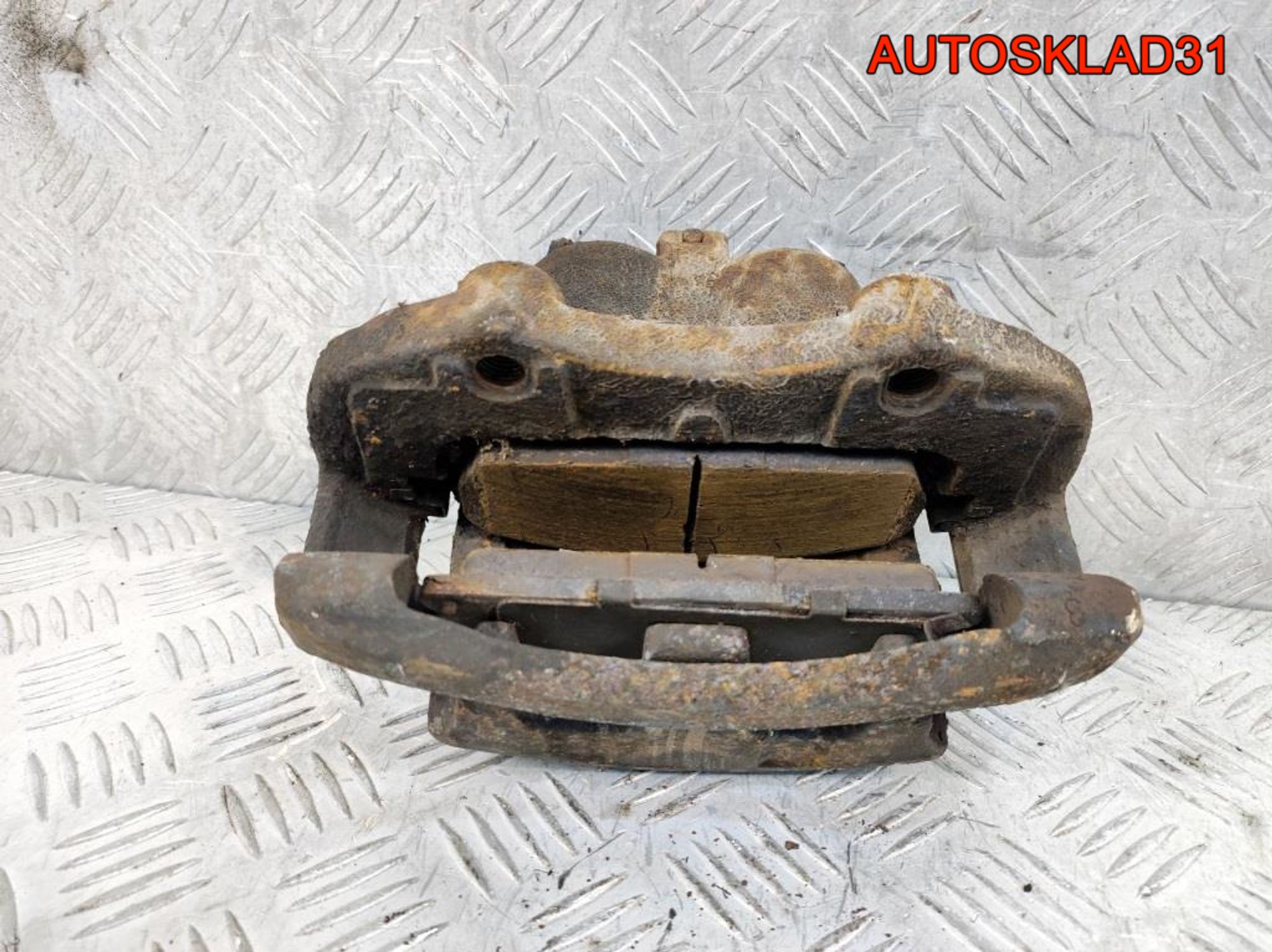 Суппорт тормозной передний левый Nissan X-Trail T30 410118H300, 2300 рублей, Дубовое