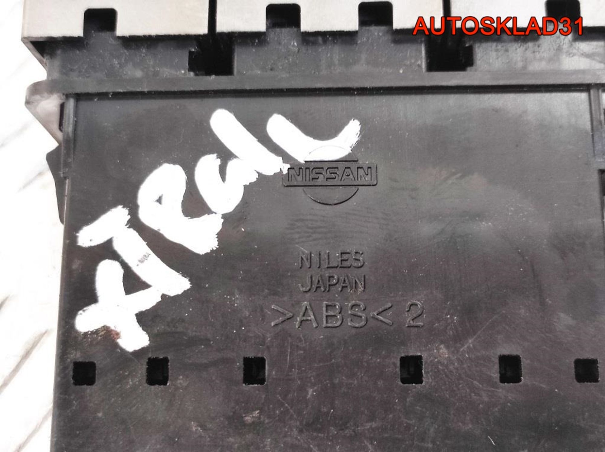 Блок кнопок Nissan X-Trail T30 255358H300, 900 рублей, Дубовое