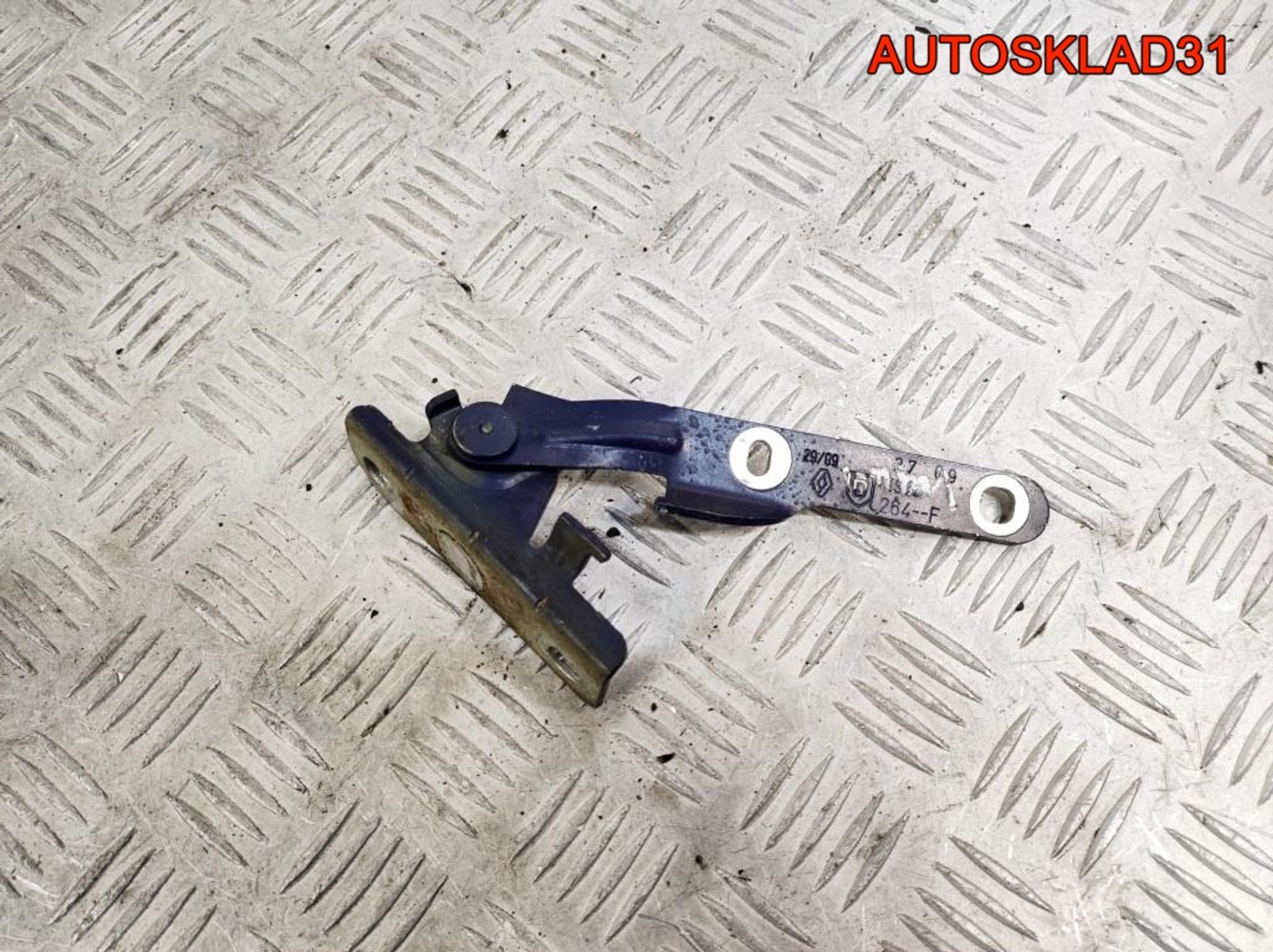 Петля капота правая Renault Logan 1 6001546876, 700 рублей, Дубовое