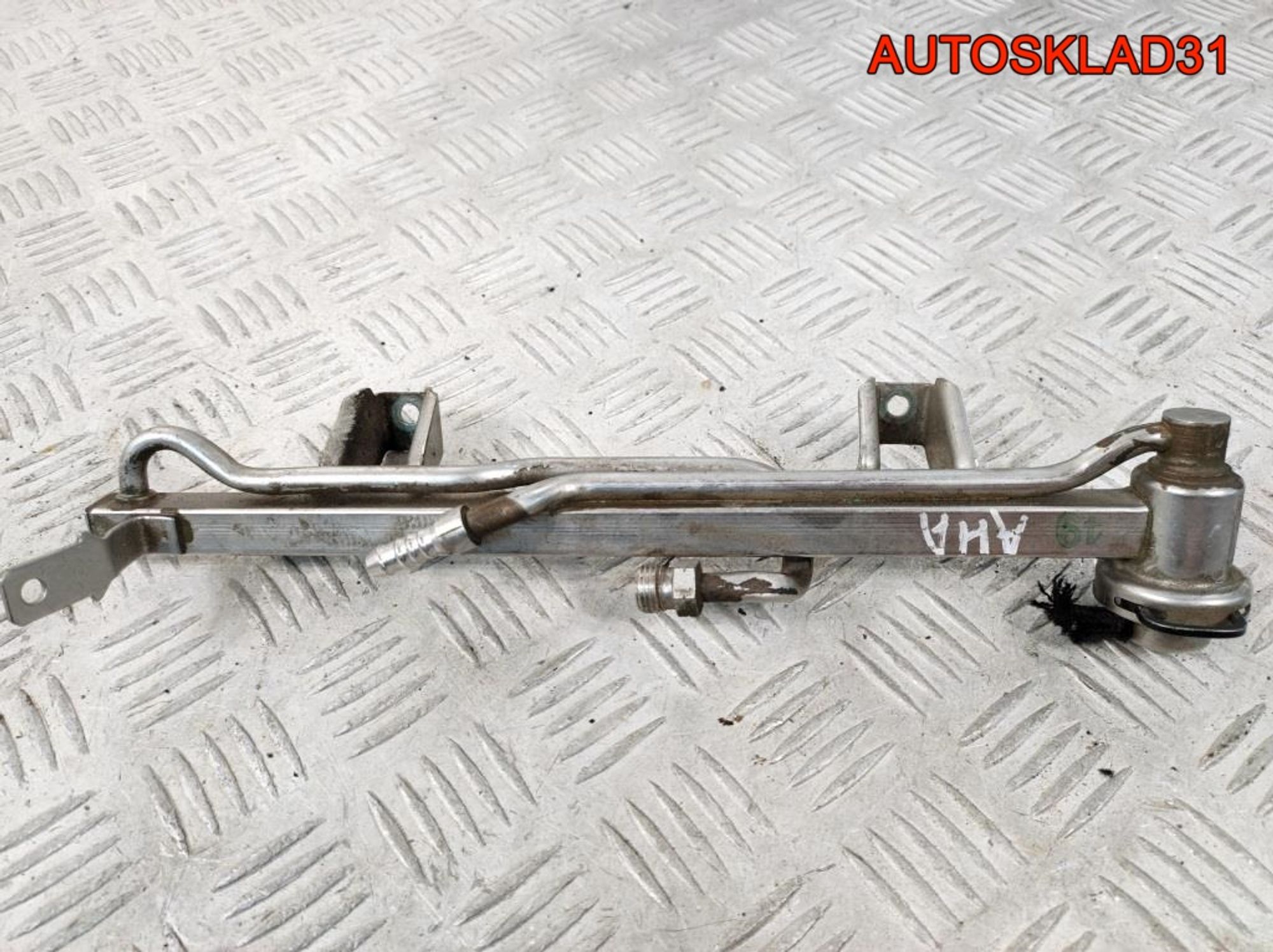 Рейка топливная VW Passat B5  1.6 ANA 06B133317A, 900 рублей, Дубовое