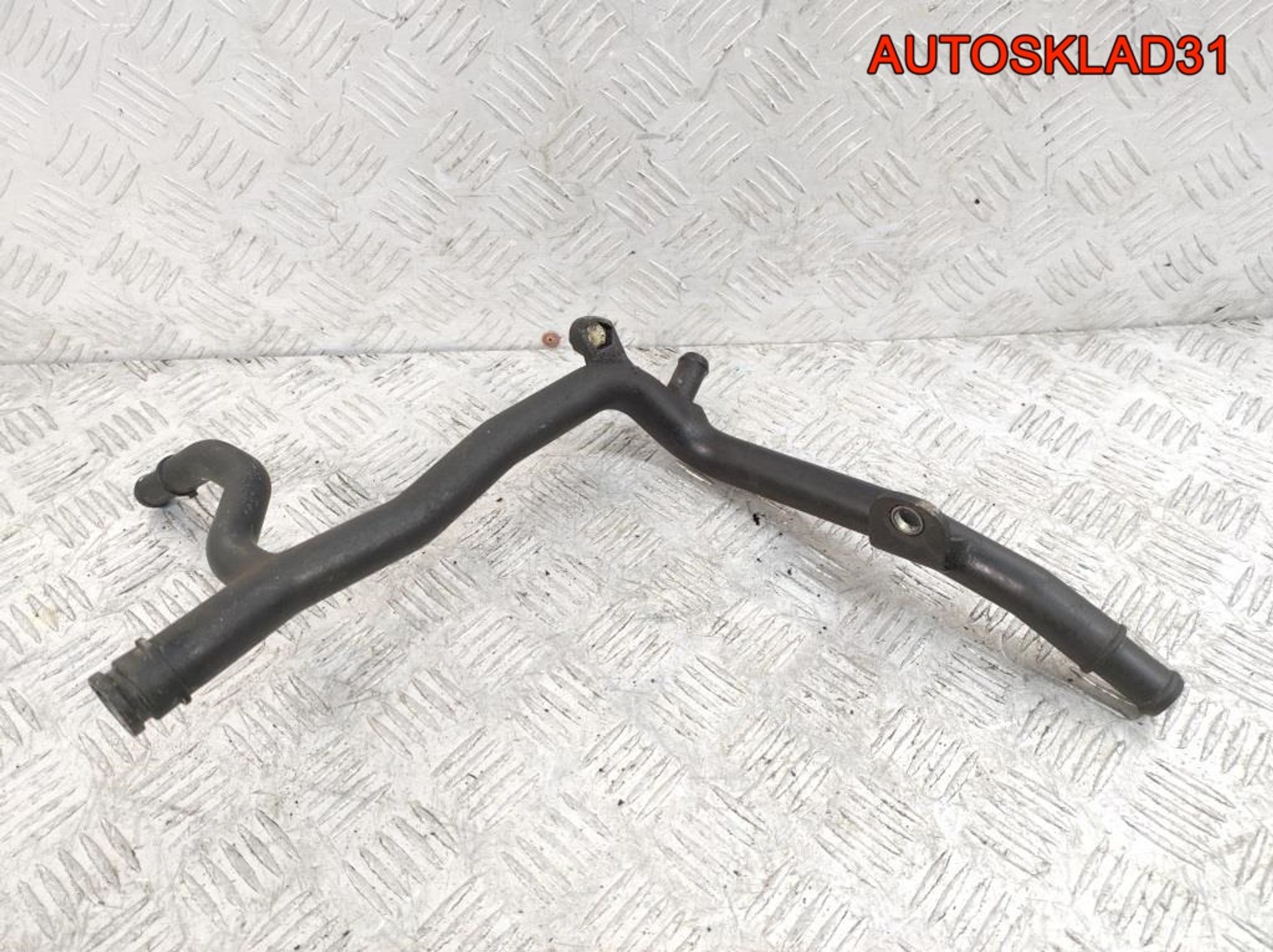 Трубка системы охлаждения VW Golf 5 1,6 BSE 06A121065DP, 1000 рублей, Дубовое