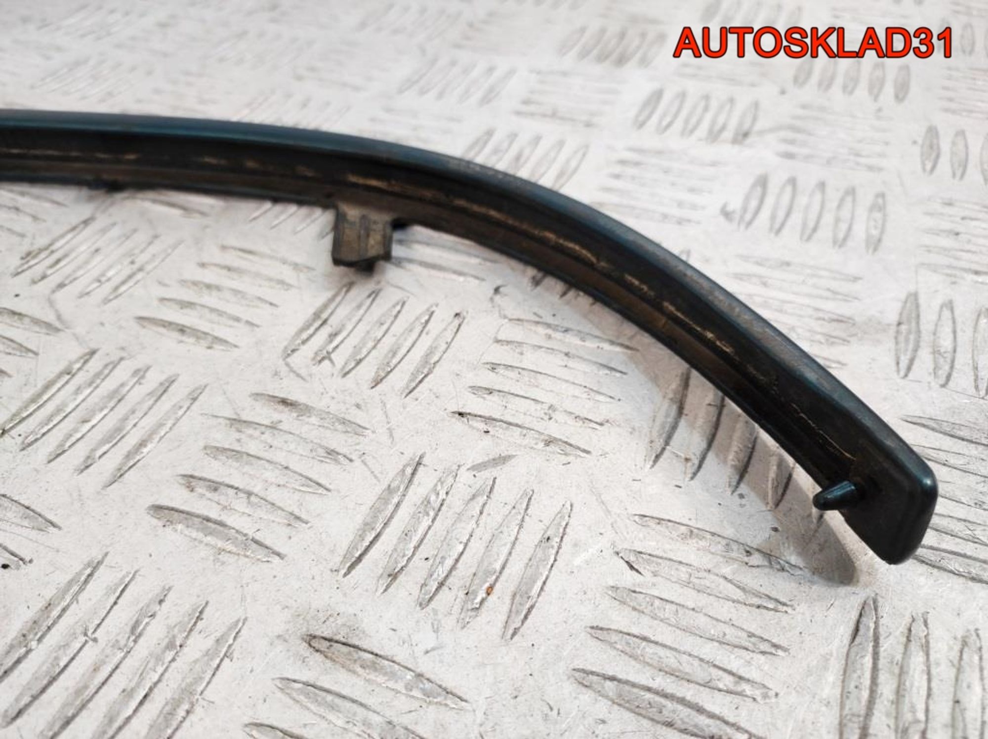 Планка под фару правая Audi 80 B4 8A0853208A, 1200 рублей, Дубовое