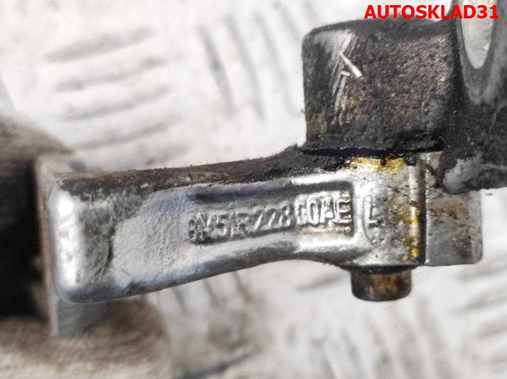 Петля двери передней правой верхняя Ford Focus 2 3M51R22800AE, 900 рублей, Дубовое