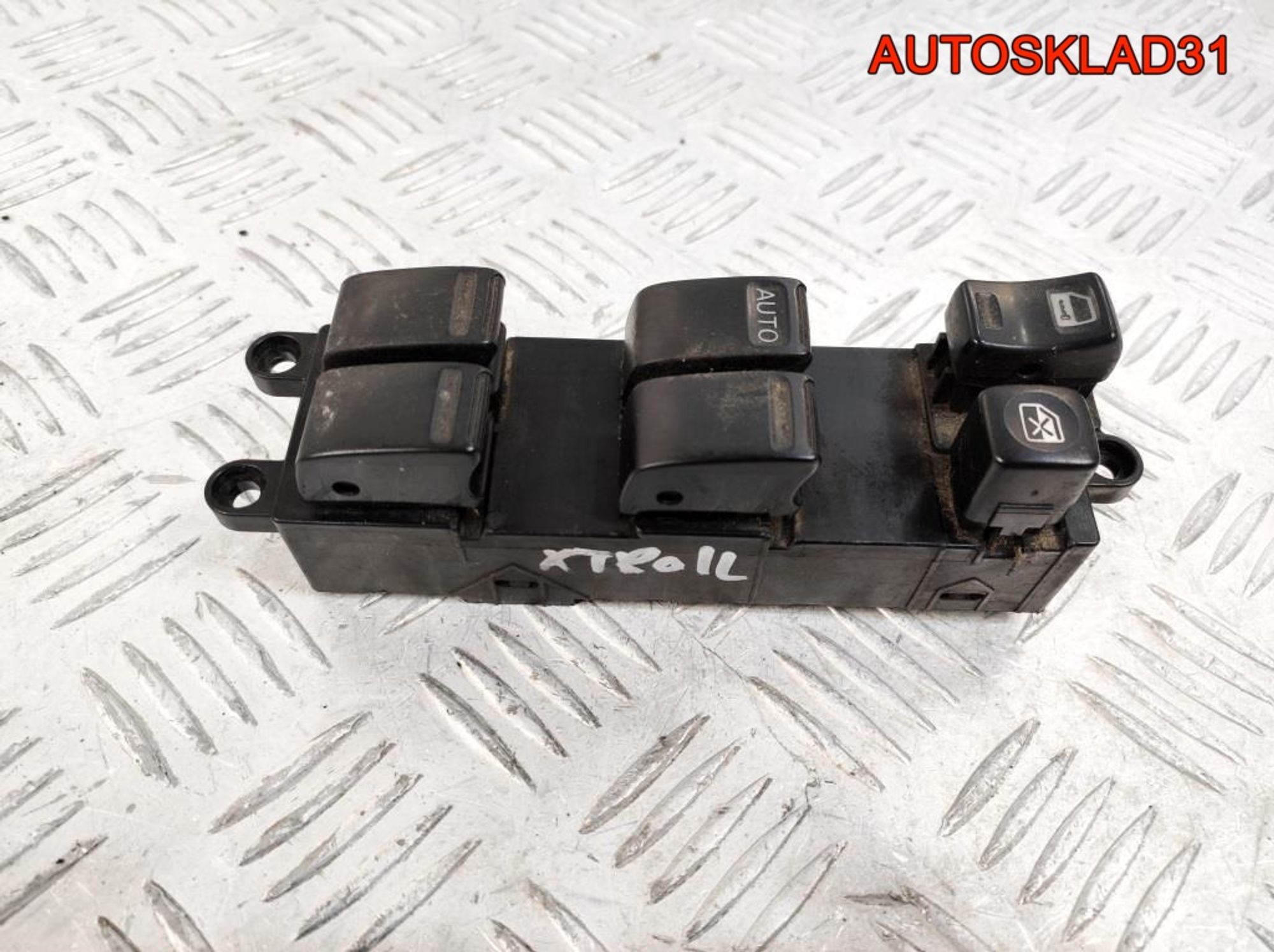 Блок управления стеклоподъемниками Nissan X-Trail, 4100 рублей, Дубовое