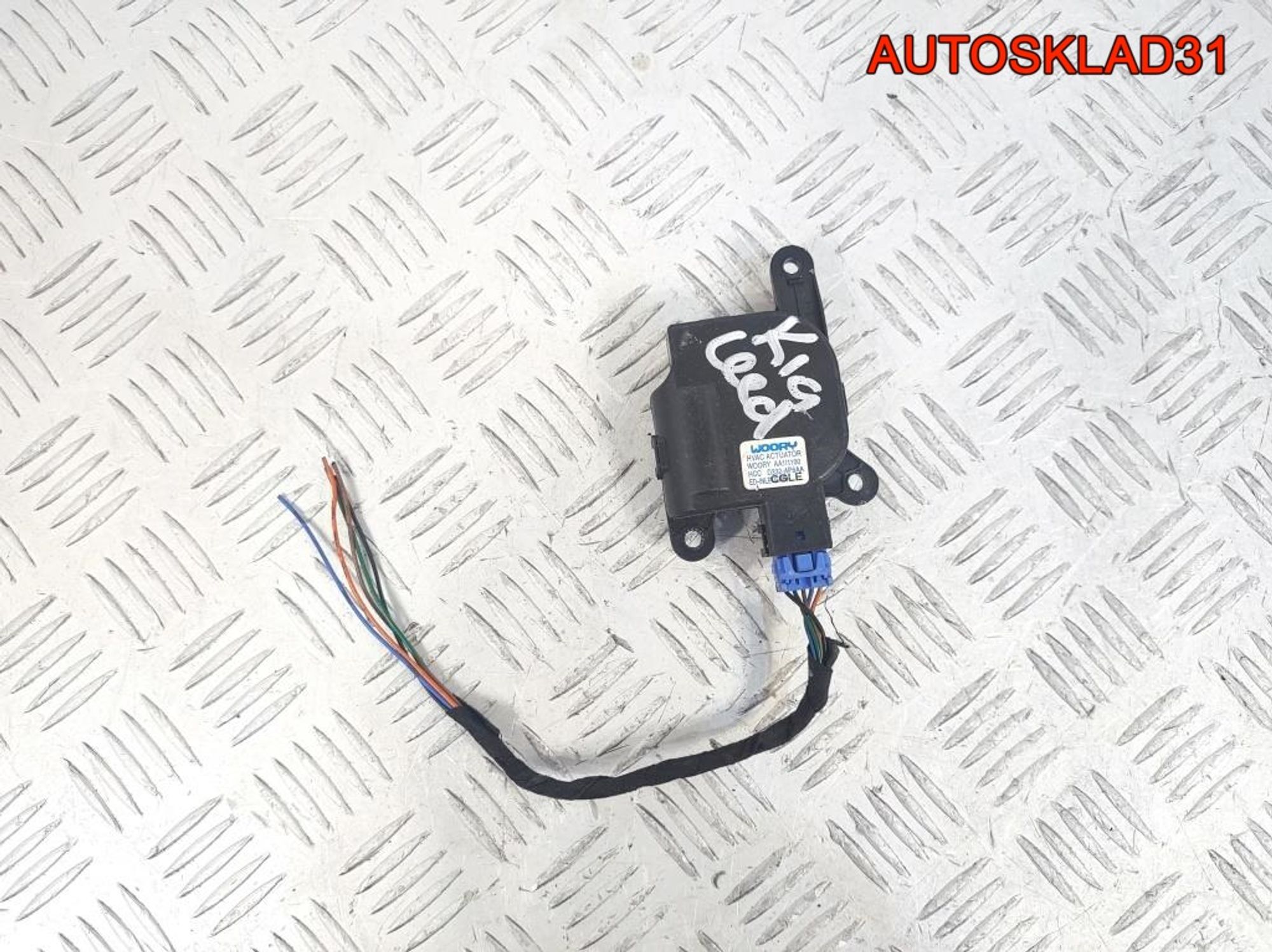 Моторчик заслонки отопителя Kia Ceed D332AP6AA, 600 рублей, Дубовое