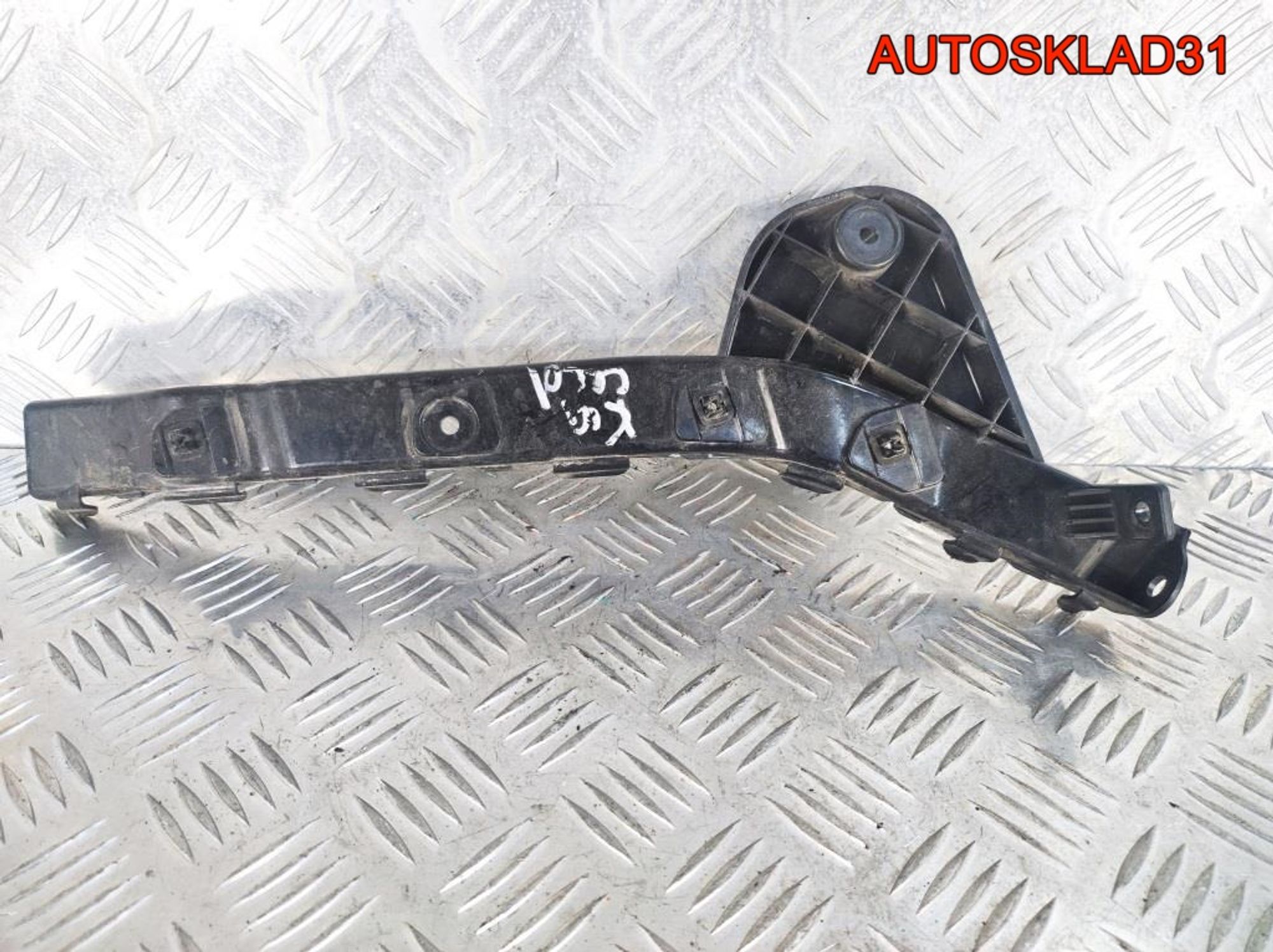 Кронштейн заднего бампера левый Kia Ceed Хетчбэк, 900 рублей, Дубовое