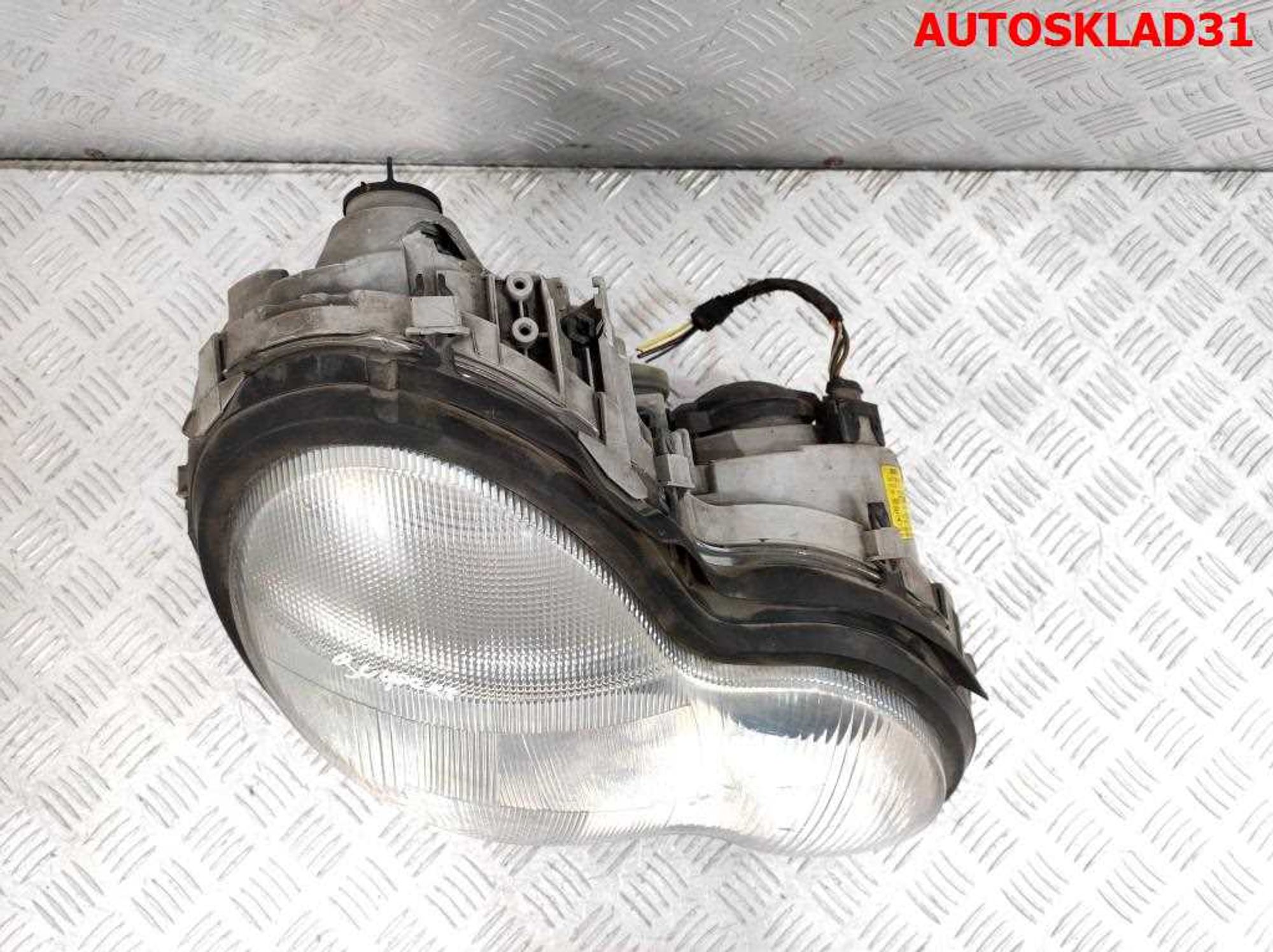 Фара правая Mercedes Benz W203 A2038200861 Дорест, 3200 рублей, Дубовое