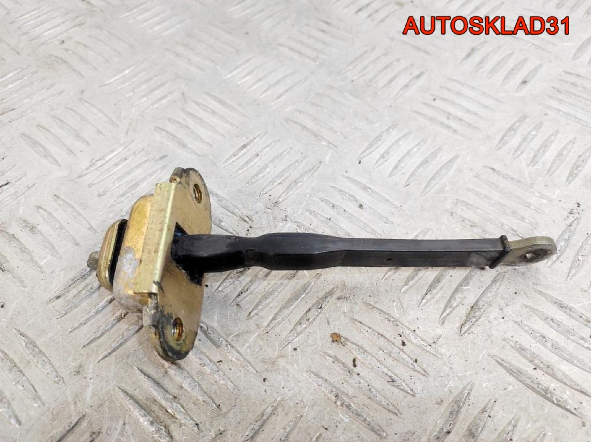 Ограничитель двери передний Mitsubishi Carisma DA, 800 рублей, Дубовое