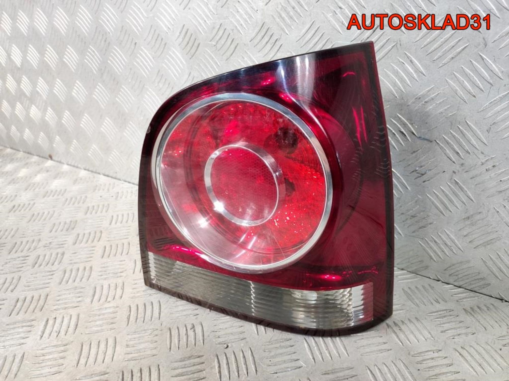 Фонарь задний правый VW Polo 4 6Q6945096AA Рест, 3200 рублей, Дубовое