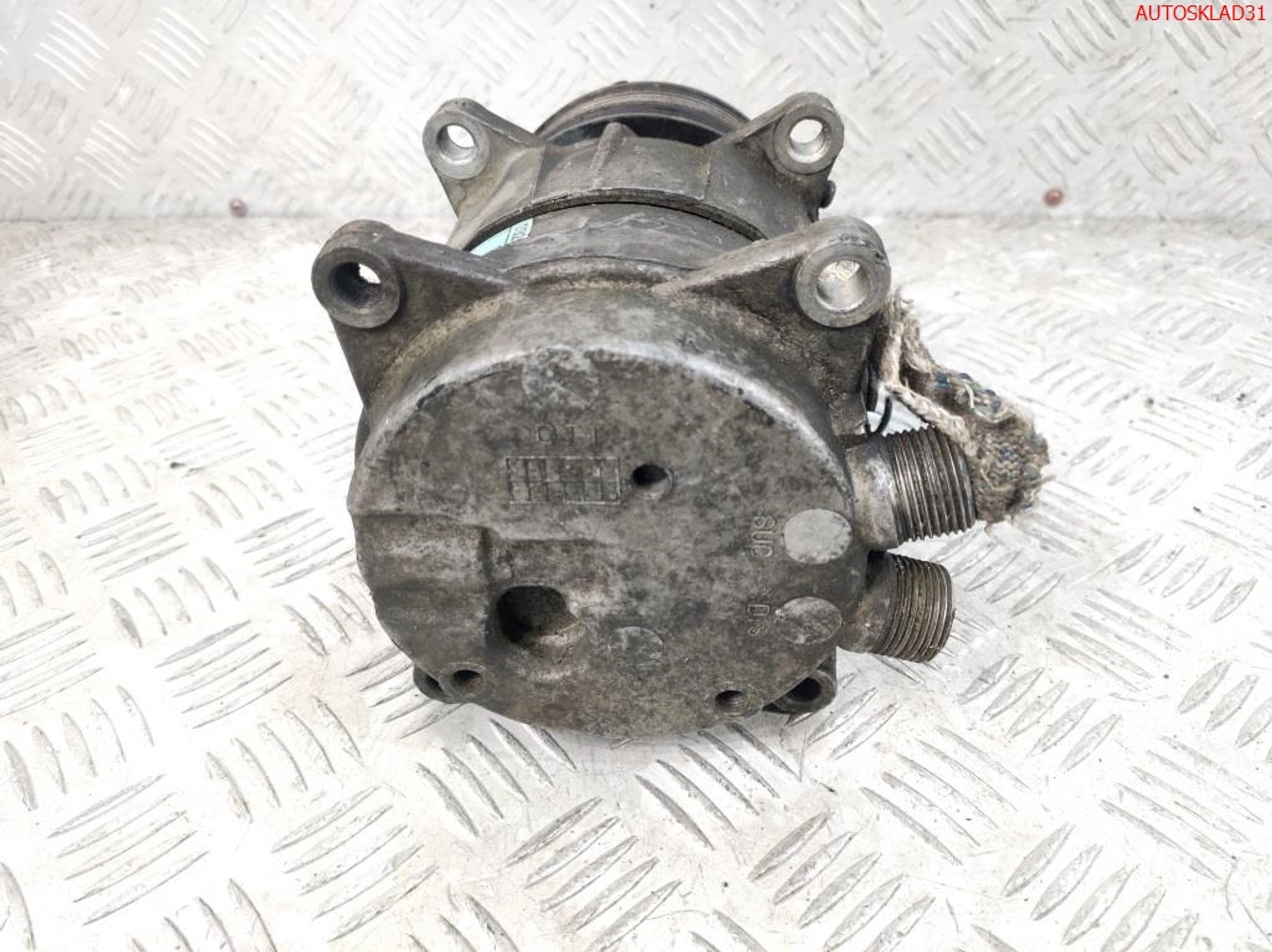 Компрессор кондиционера VW Passat B5 1,6 Бензин HRMG05, 4000 рублей, Дубовое