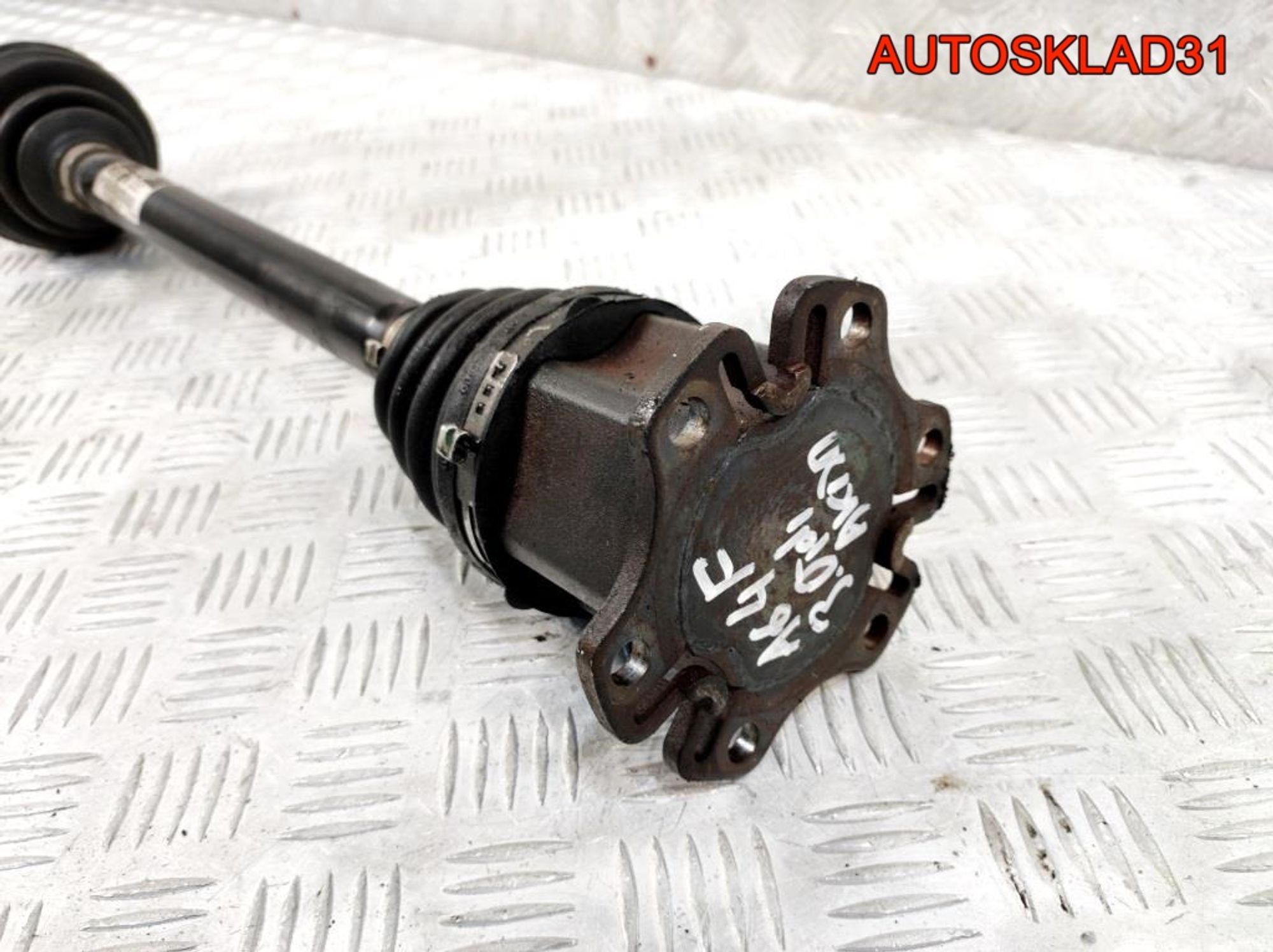 Полуось передняя левая 4WD АКПП Audi A6 C6 3,0 BMK 4F0407271J, 4500 рублей, Дубовое