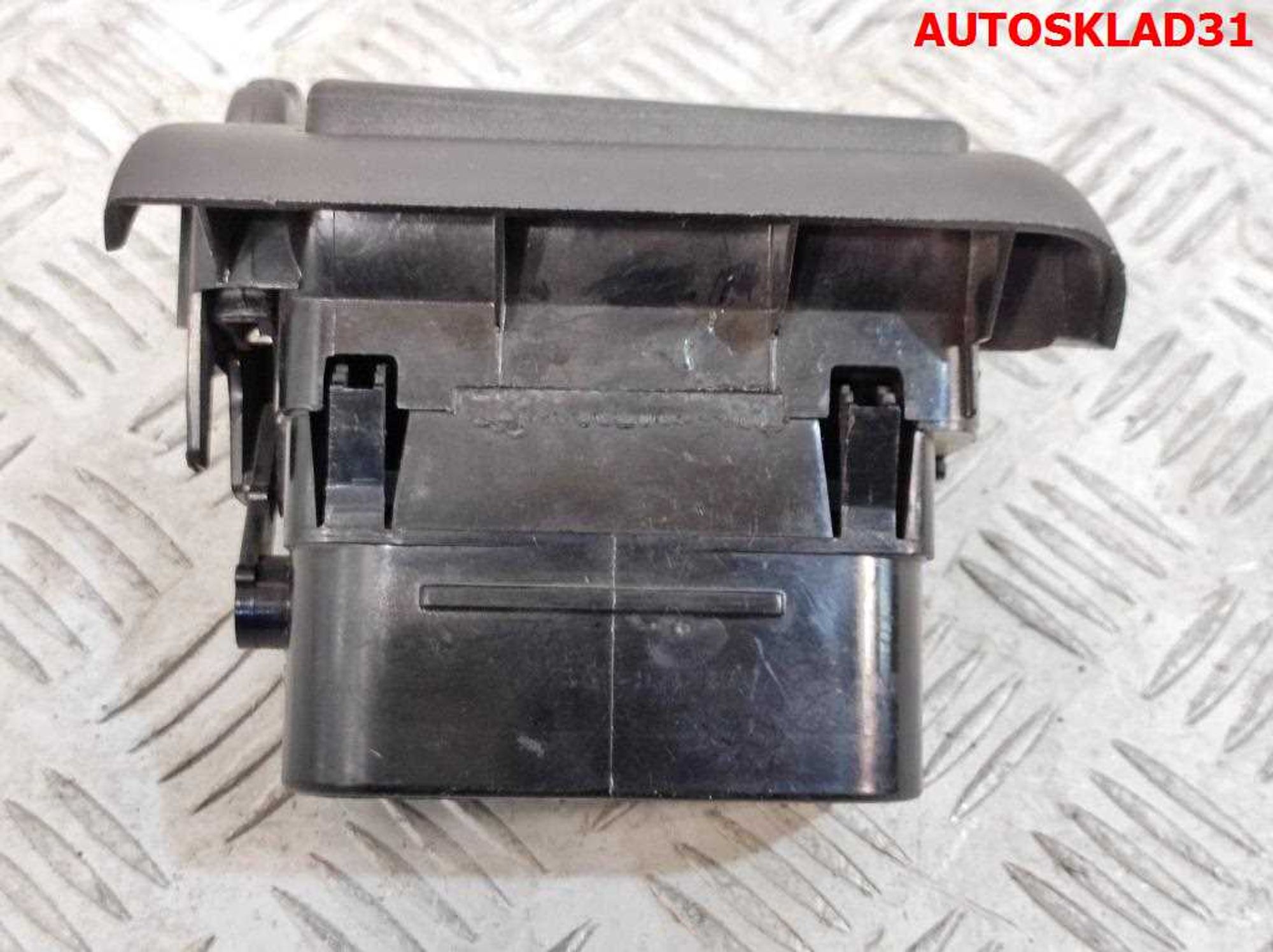 Дефлектор воздушный правый VW Passat B3 357819984, 600 рублей, Дубовое