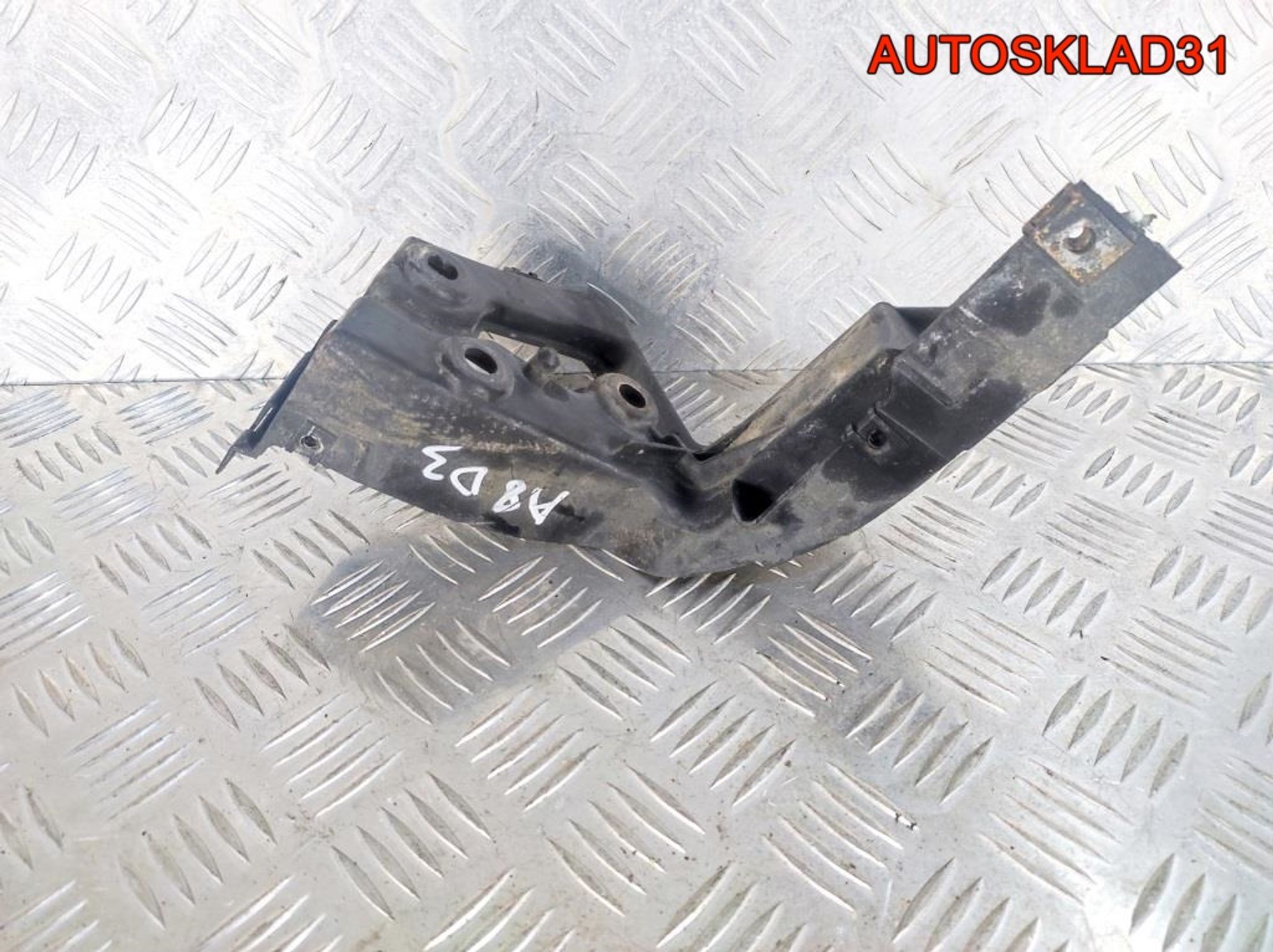 Кронштейн на порог задний левый Audi A8 D3, 900 рублей, Дубовое