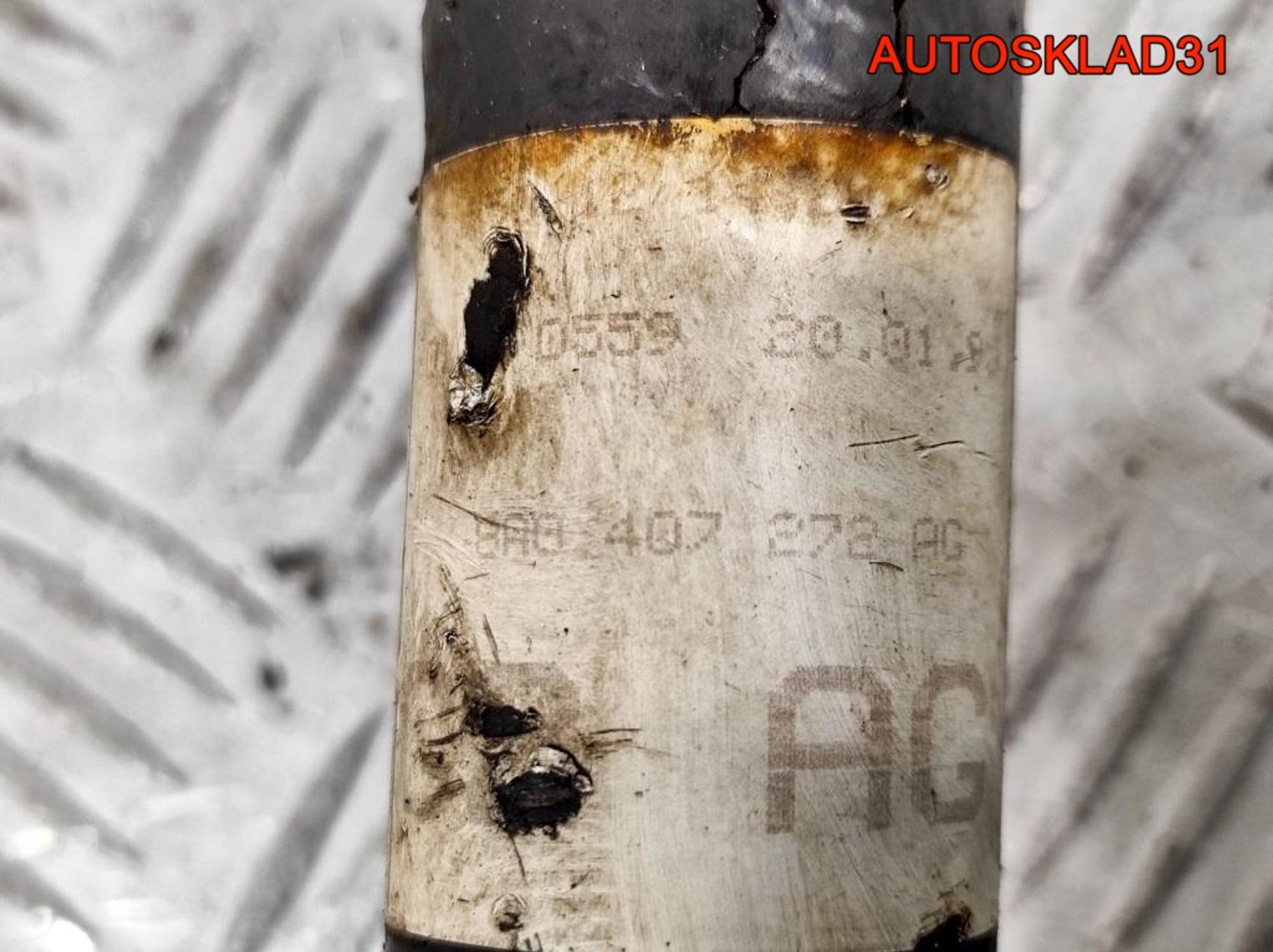 Полуось передняя правая Audi 80 B4 8A0407272AG, 2300 рублей, Дубовое