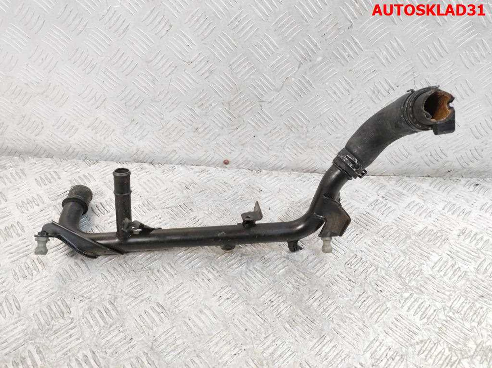 Трубка охлаждающей жидкости Audi A4 B6 2,0 ALT Бензин 06B121071A, 1000 рублей, Дубовое