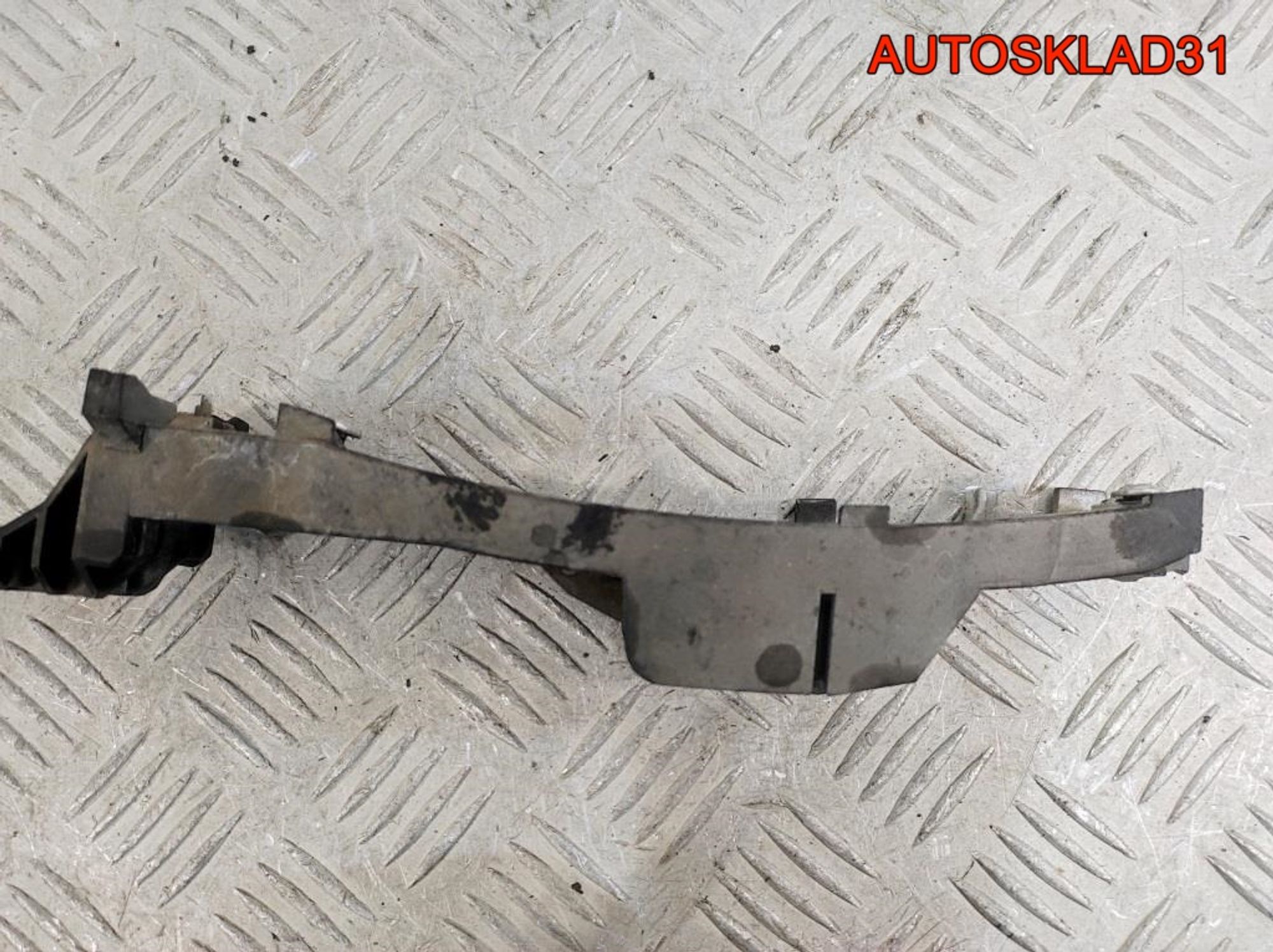 Кронштейн ручки задней правой Mercedes W211, 500 рублей, Дубовое