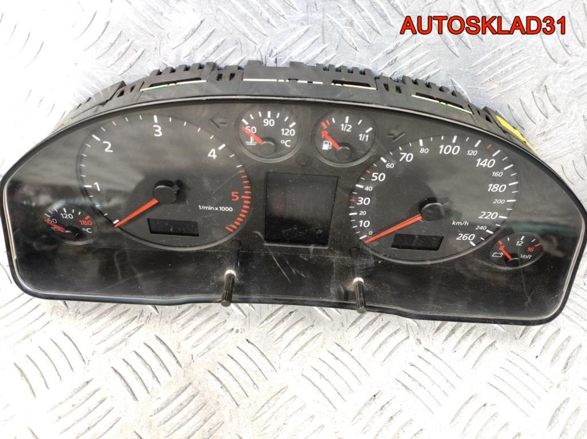 Панель приборов Audi A4 B5 2,5 Дизель 8D0920931TX, 9900 рублей, Дубовое
